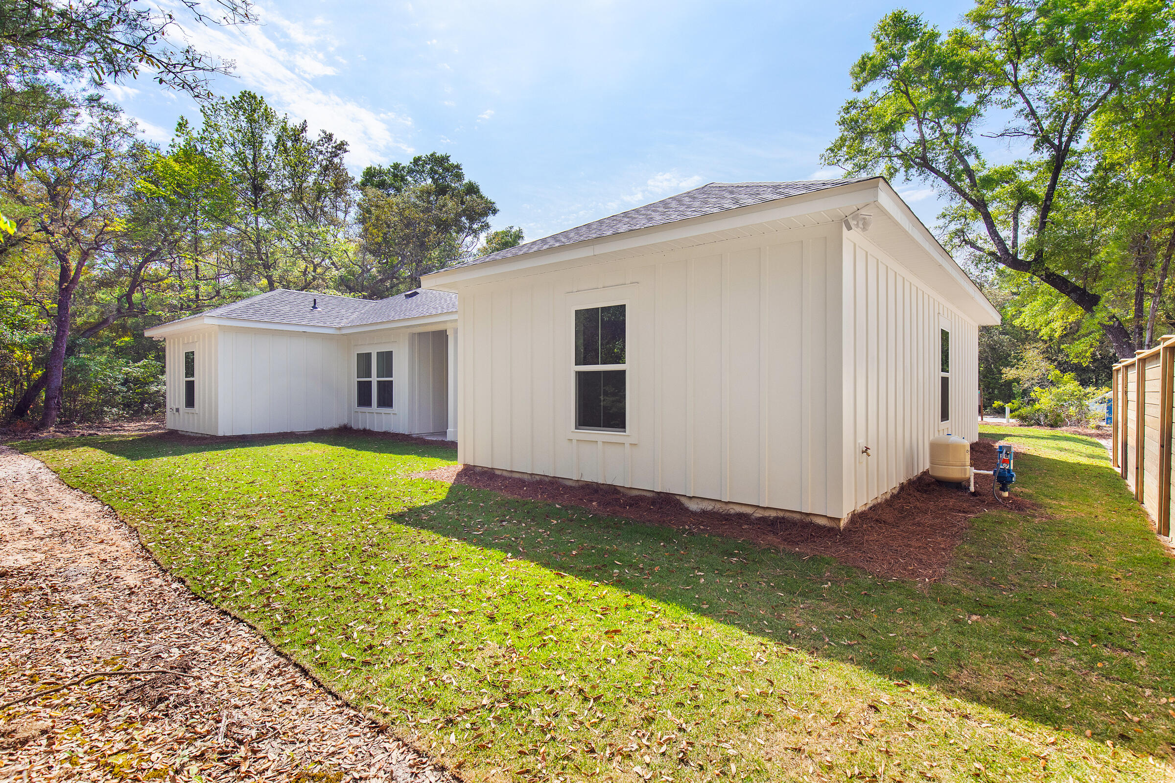 MAGNOLIA BAY ESTATES - Residential