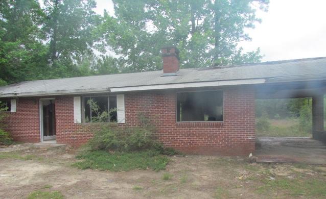 Almost an acre in Oakwood Hills REO vacant land! This property appears to be level and the lot goes from the front of Orange Blossom back to the next street which is Heather Ave. The potential is there to build.