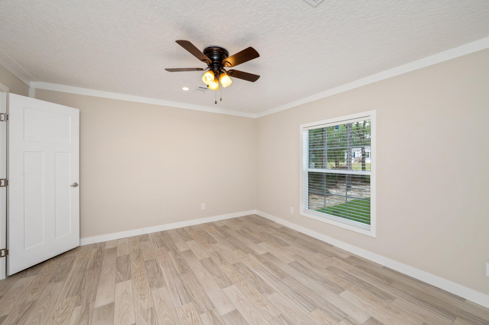 OAKWOOD LAKES ESTATES - Residential