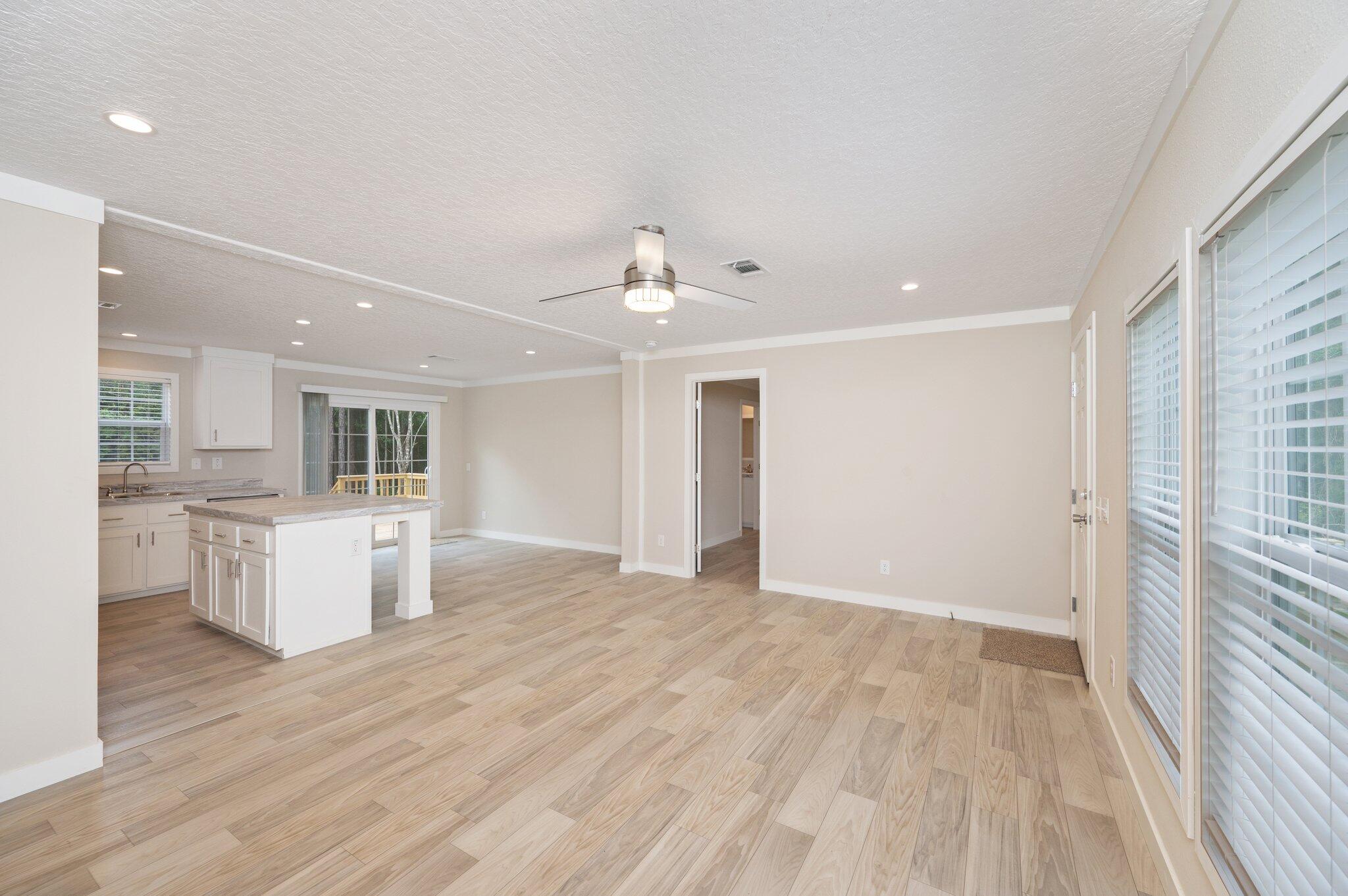 OAKWOOD LAKES ESTATES - Residential