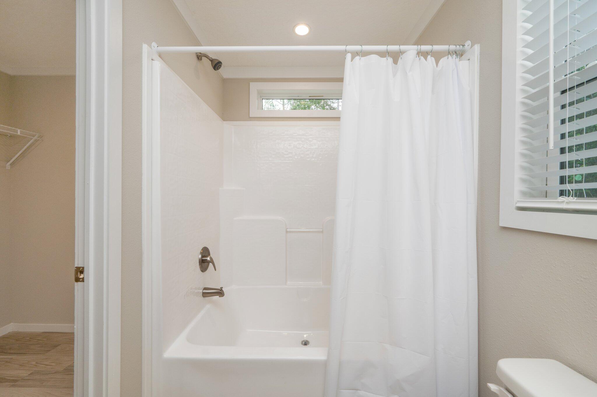 OAKWOOD LAKES ESTATES - Residential