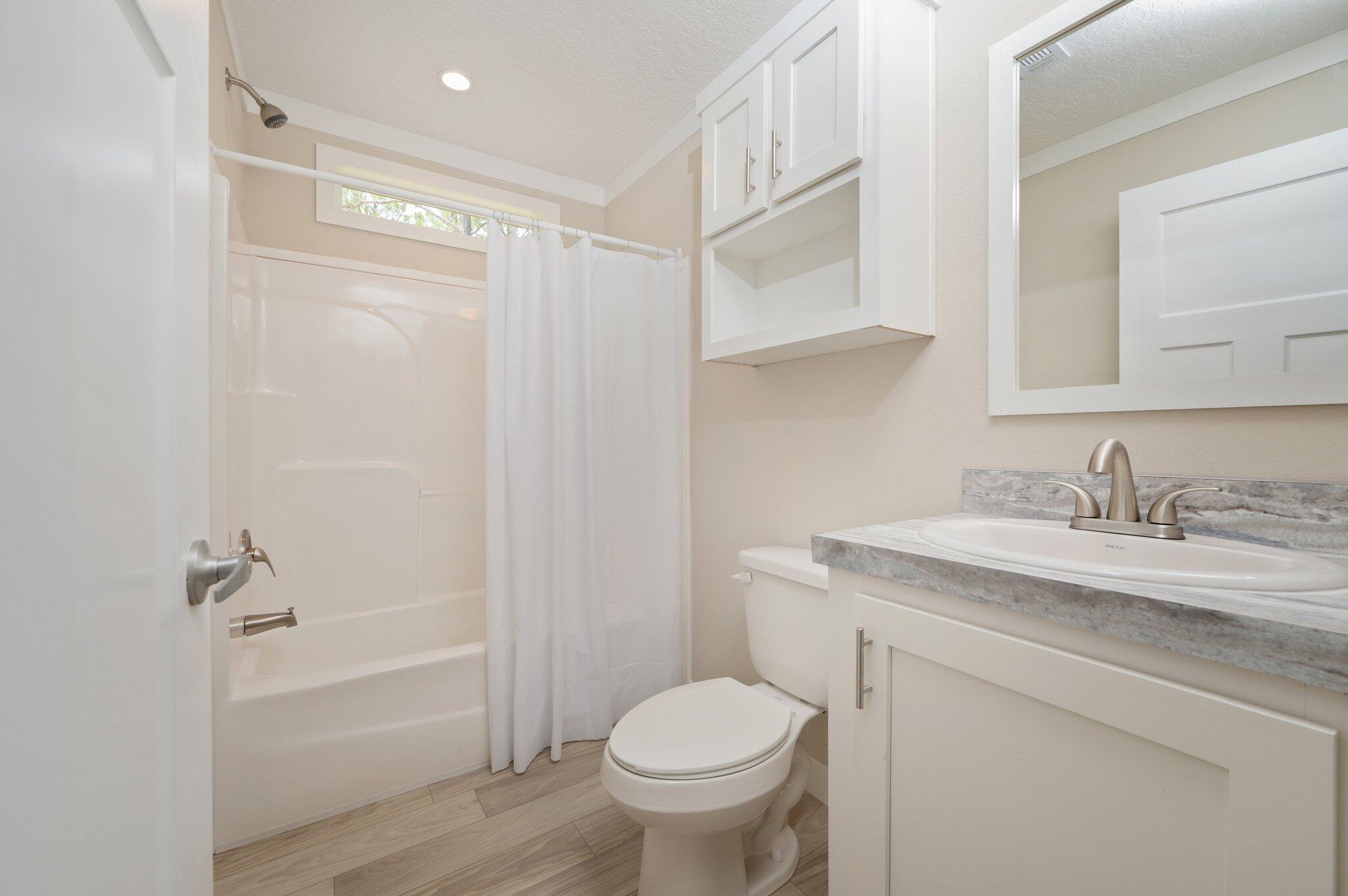 OAKWOOD LAKES ESTATES - Residential