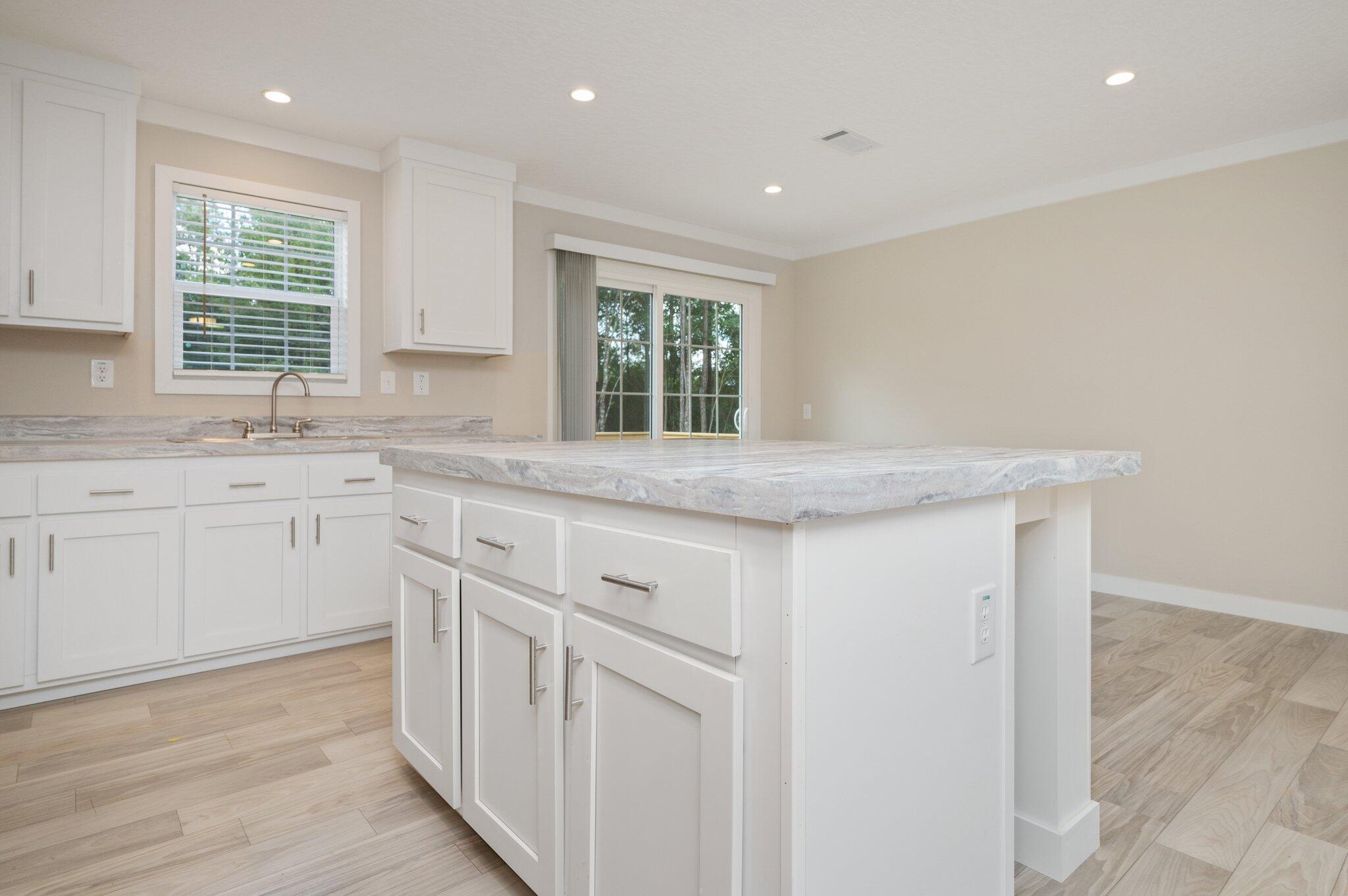 OAKWOOD LAKES ESTATES - Residential