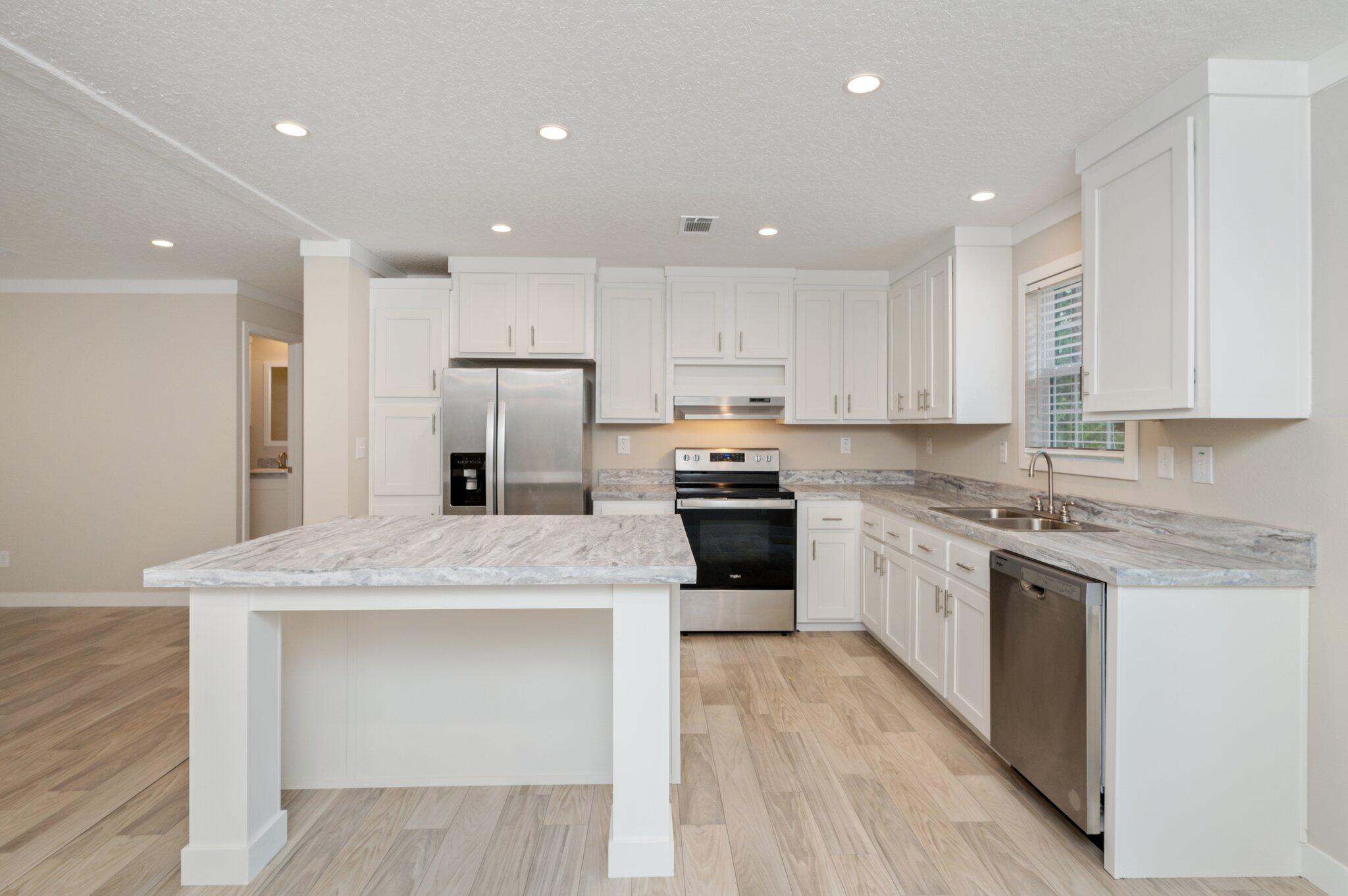 OAKWOOD LAKES ESTATES - Residential