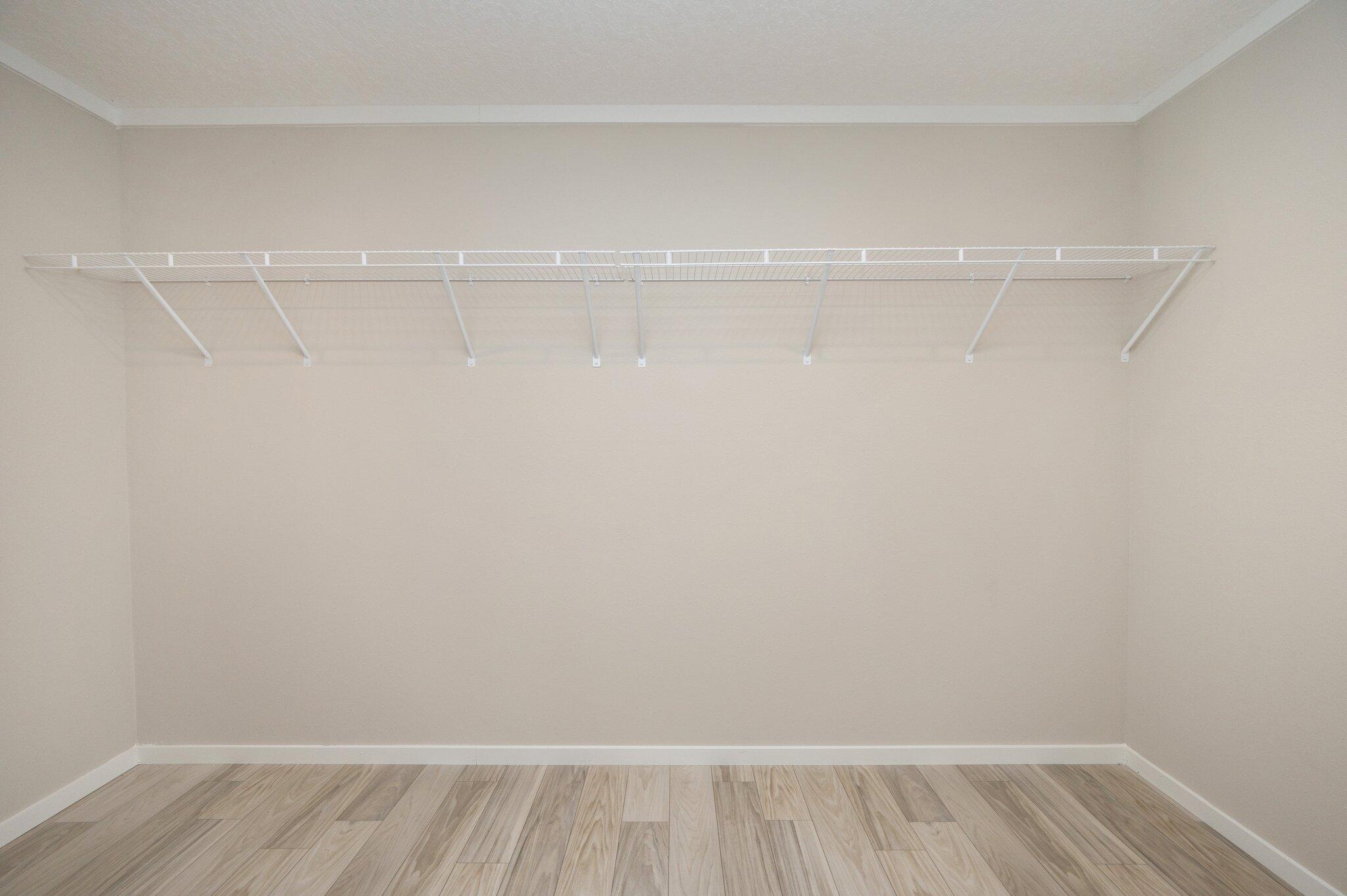 OAKWOOD LAKES ESTATES - Residential