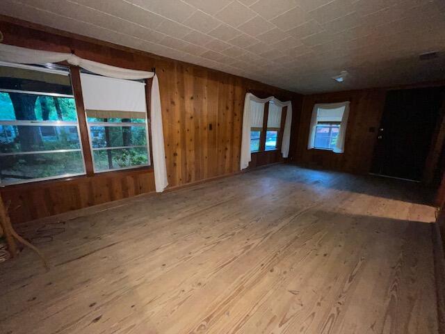 MORRIS ADDN TO CRESTVIEW - Residential