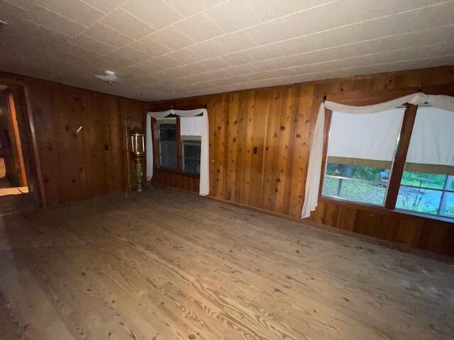 MORRIS ADDN TO CRESTVIEW - Residential