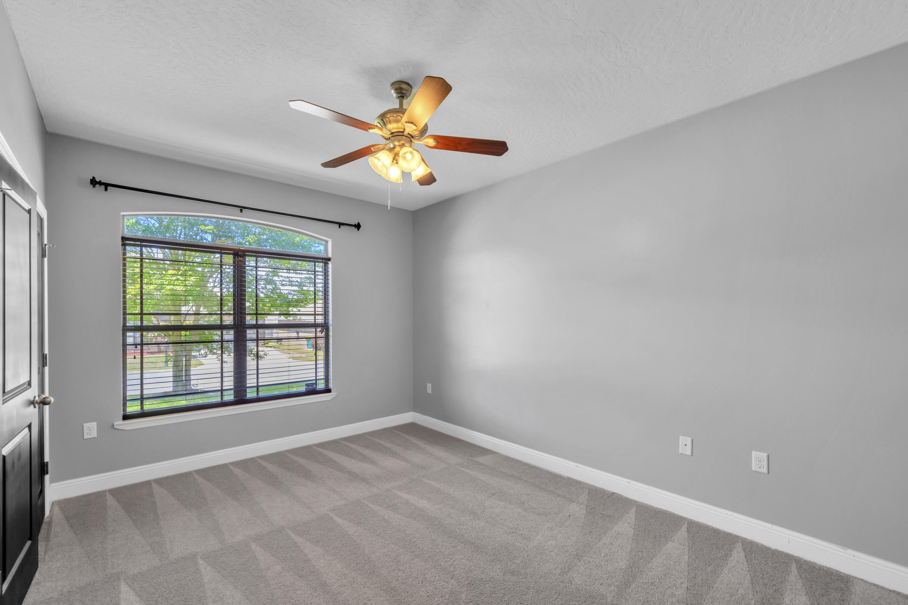 DUGGAN POND ESTATES - Residential Lease