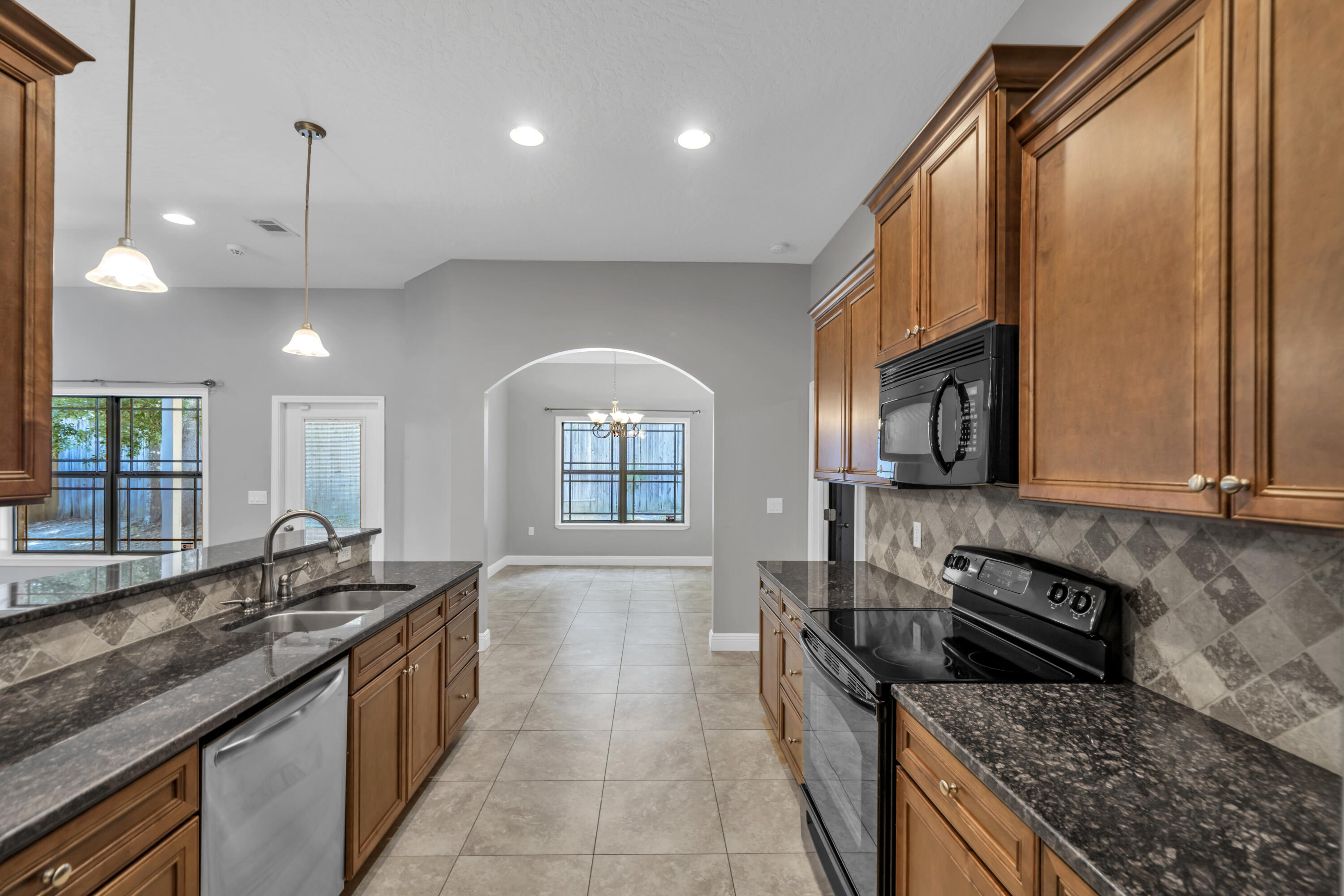 DUGGAN POND ESTATES - Residential Lease