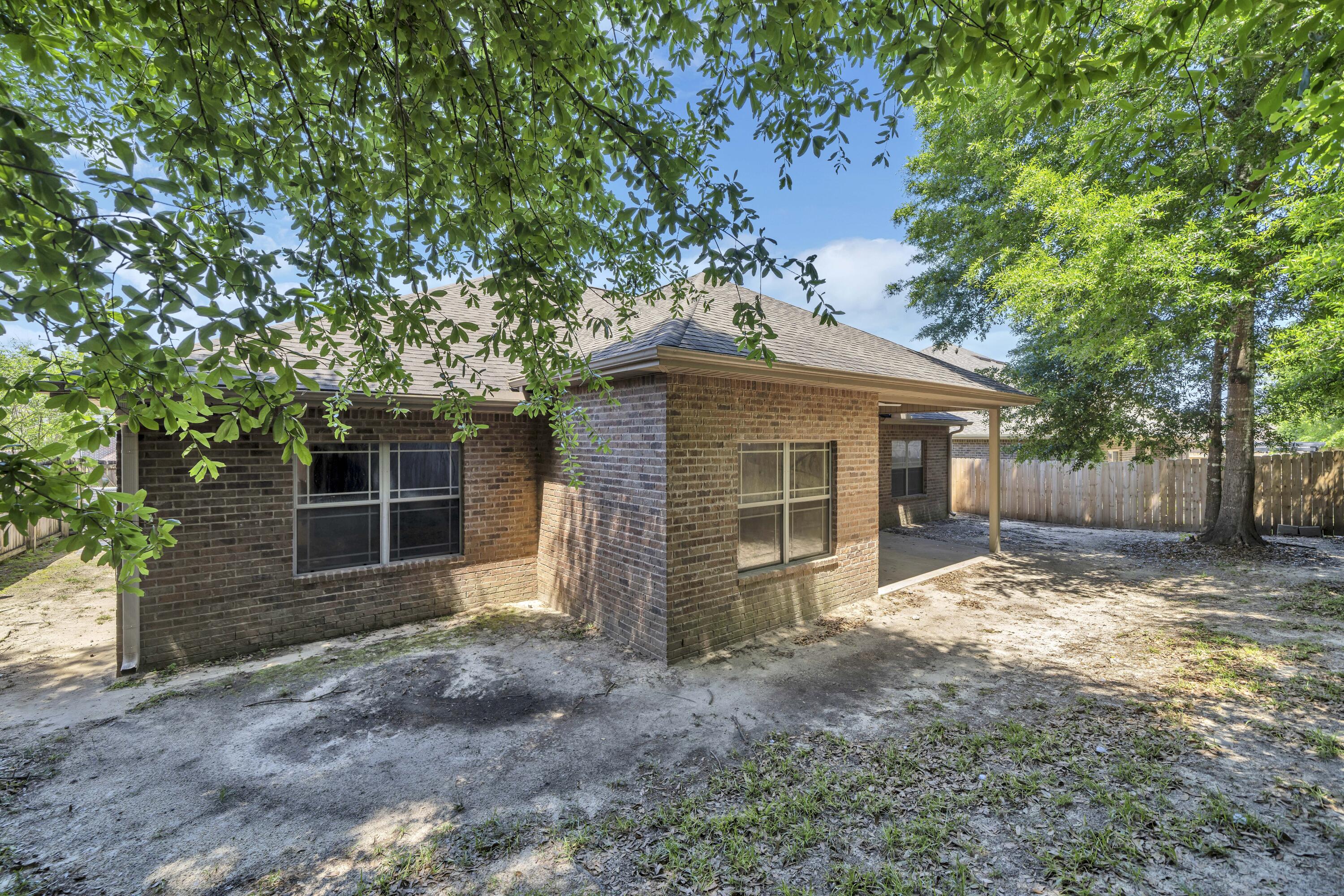 DUGGAN POND ESTATES - Residential Lease