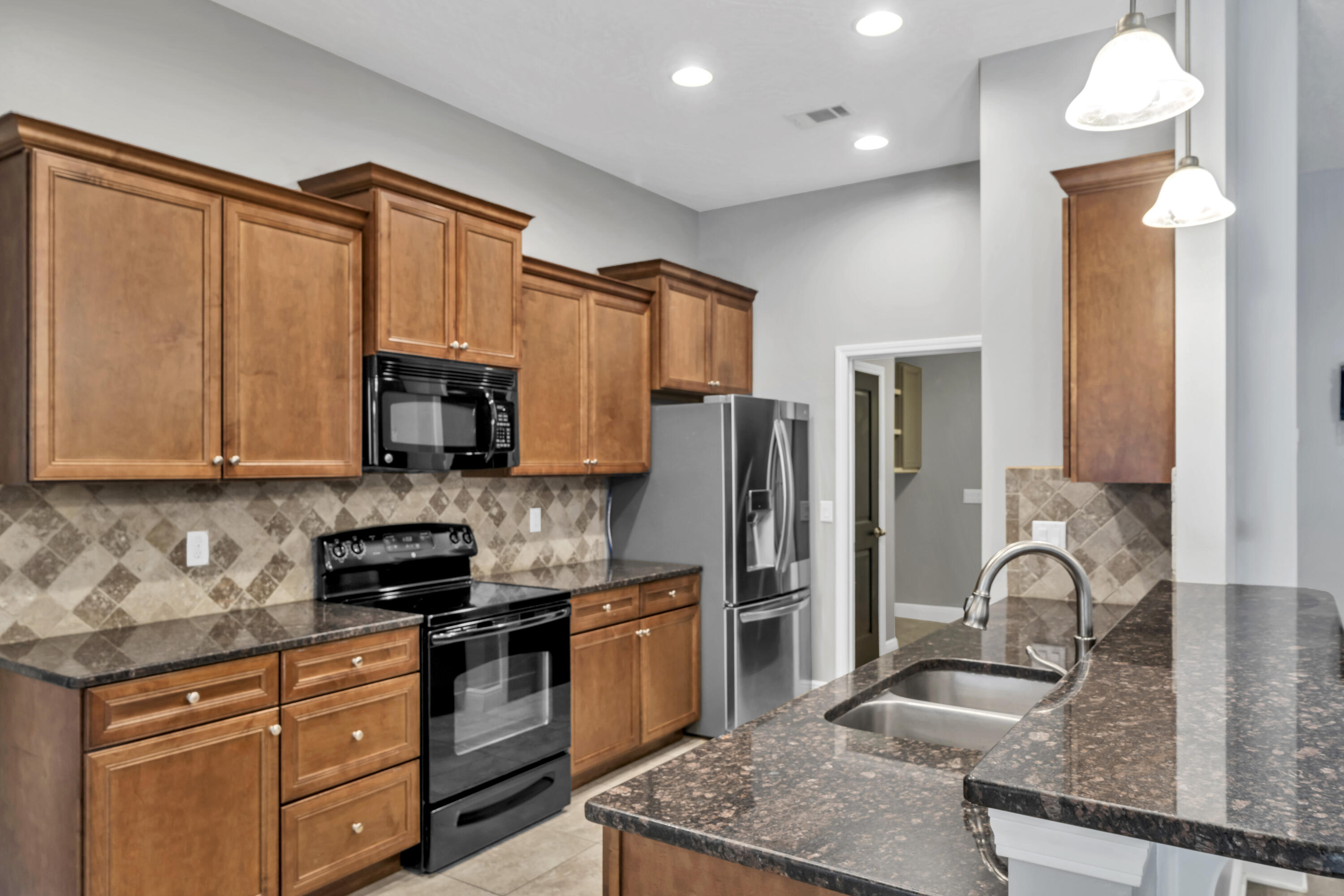 DUGGAN POND ESTATES - Residential Lease