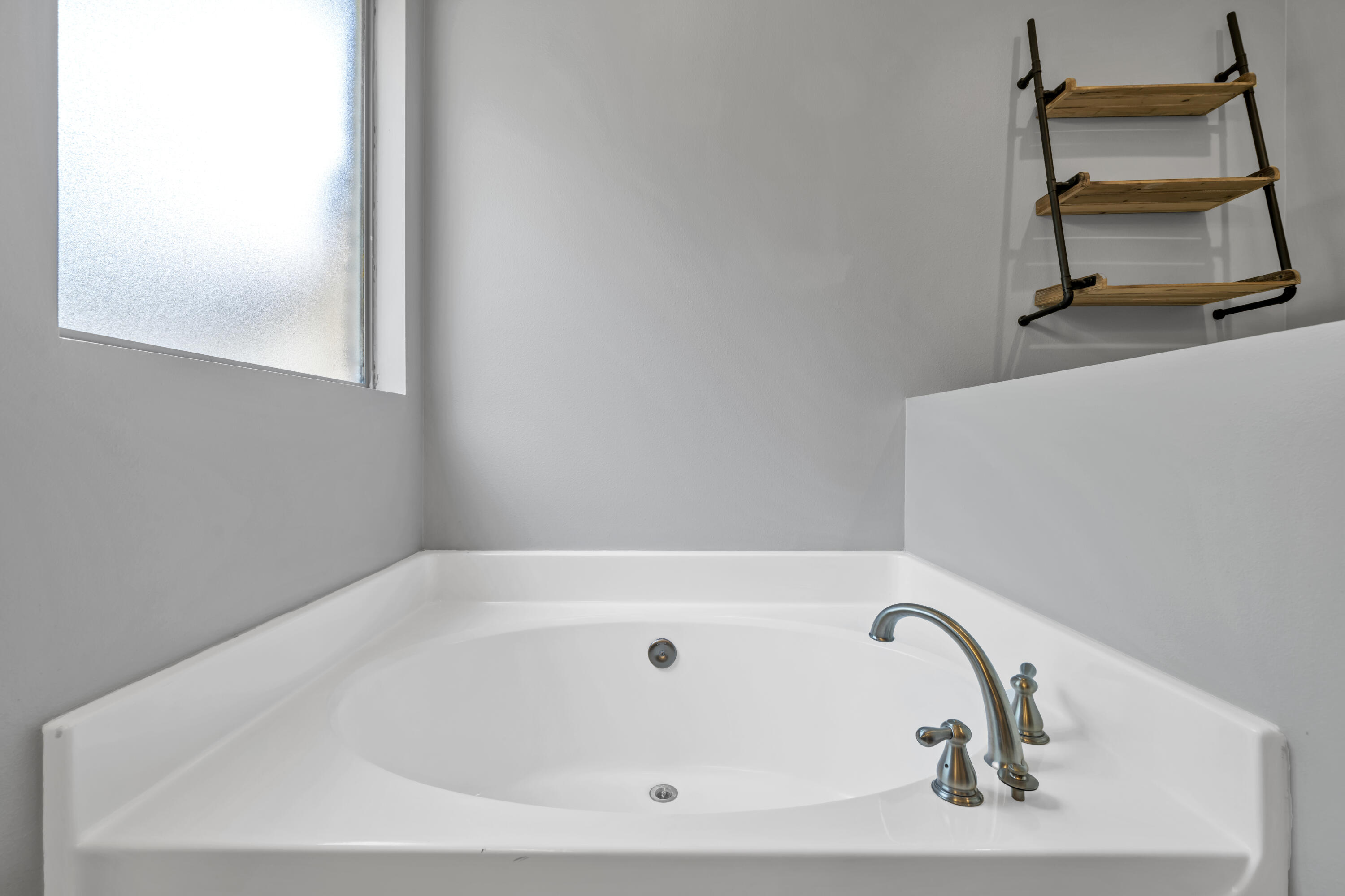 DUGGAN POND ESTATES - Residential Lease