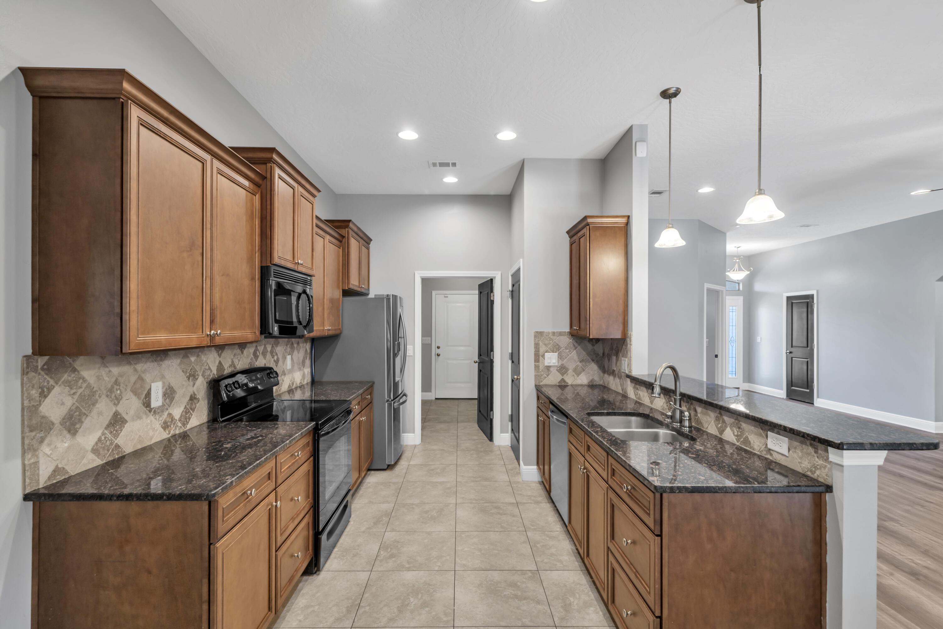 DUGGAN POND ESTATES - Residential Lease