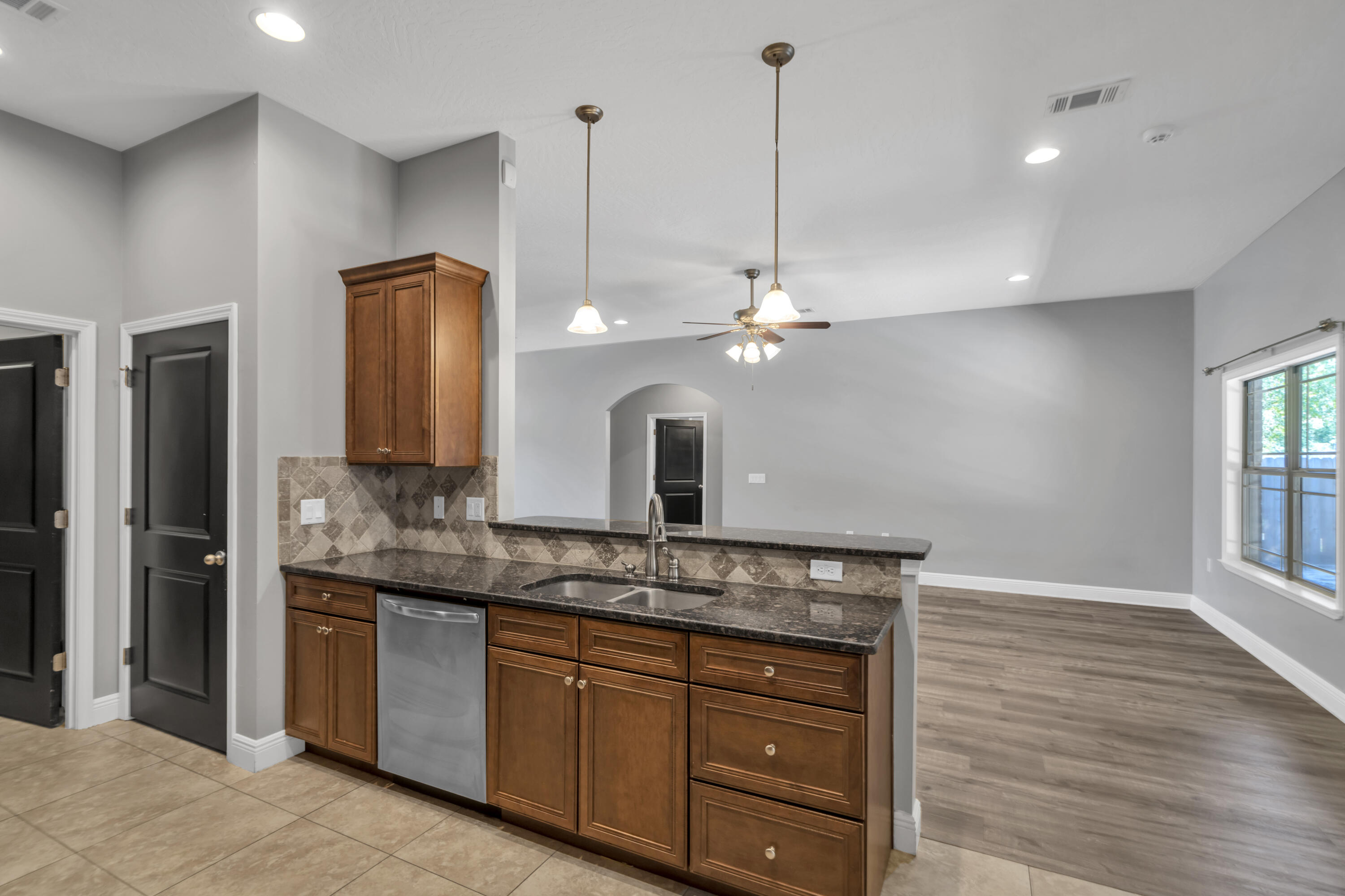 DUGGAN POND ESTATES - Residential Lease