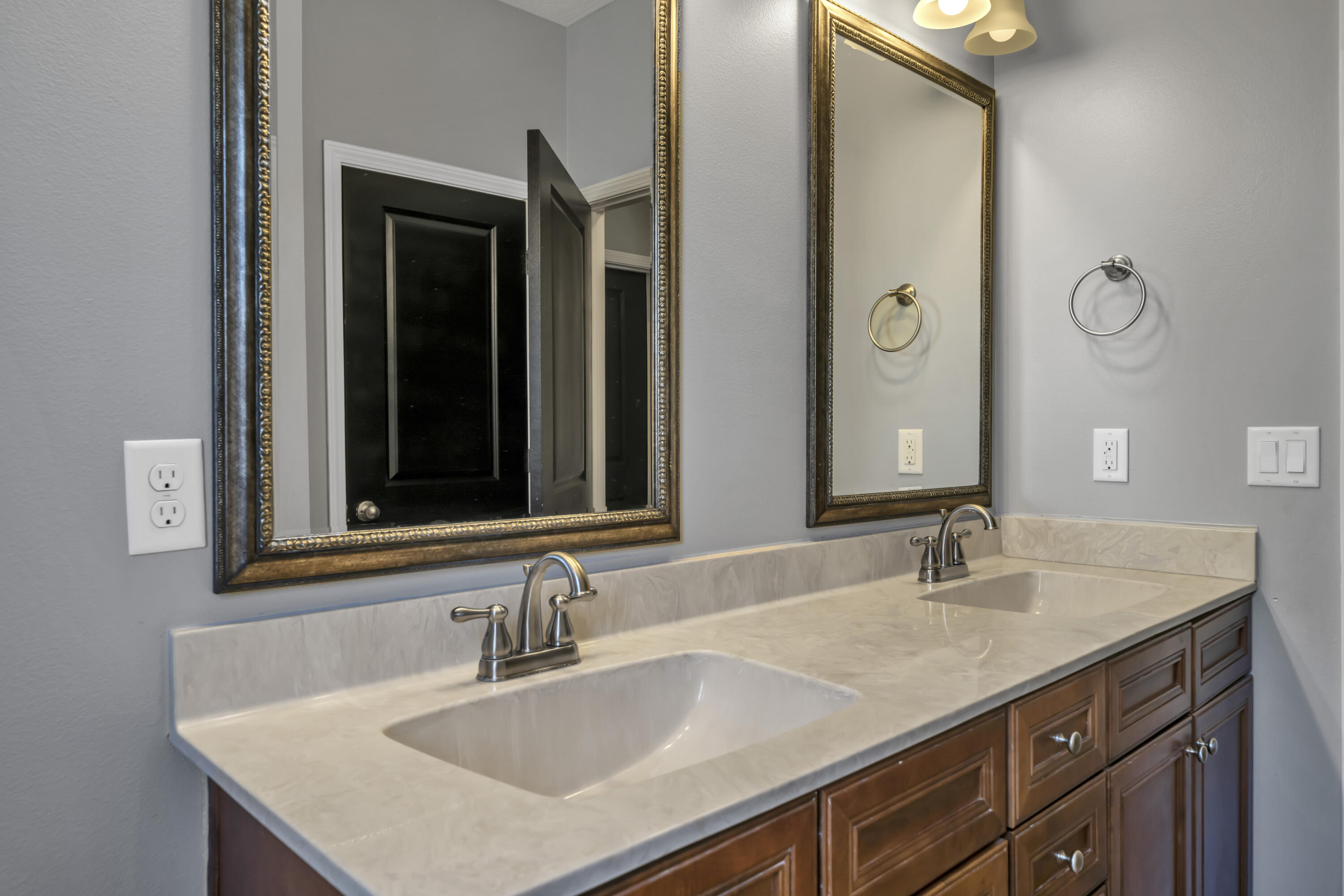 DUGGAN POND ESTATES - Residential Lease