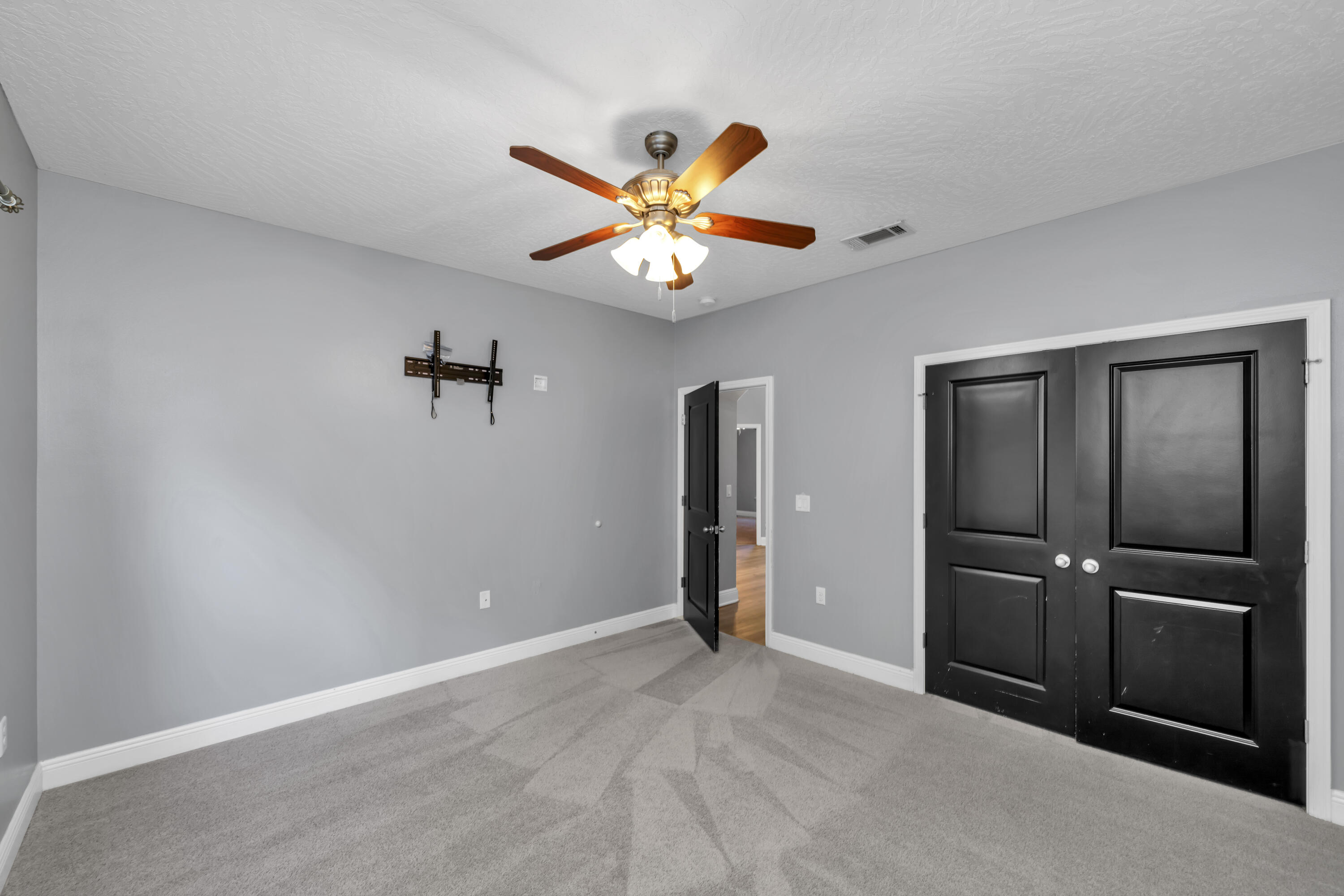 DUGGAN POND ESTATES - Residential Lease