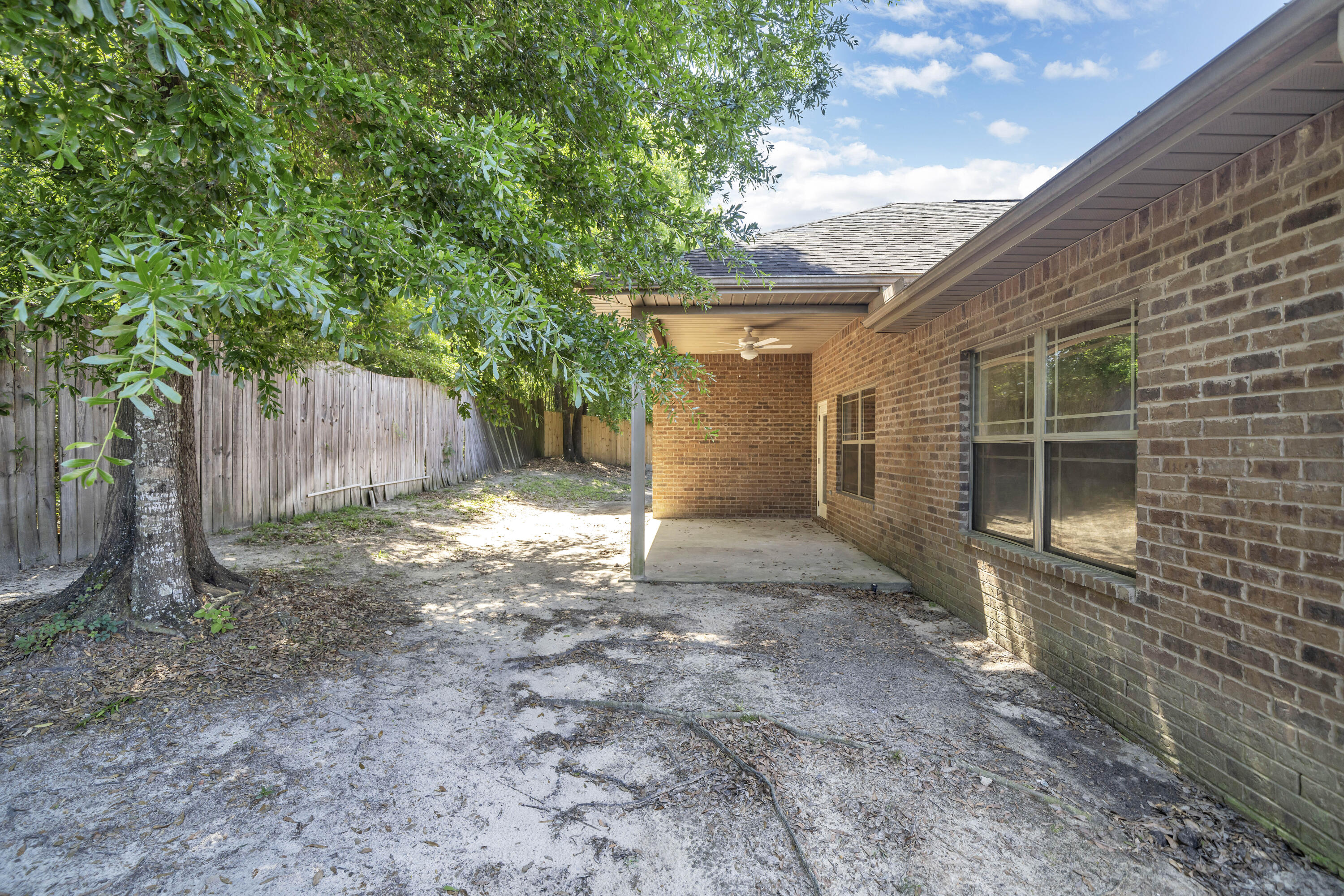 DUGGAN POND ESTATES - Residential Lease