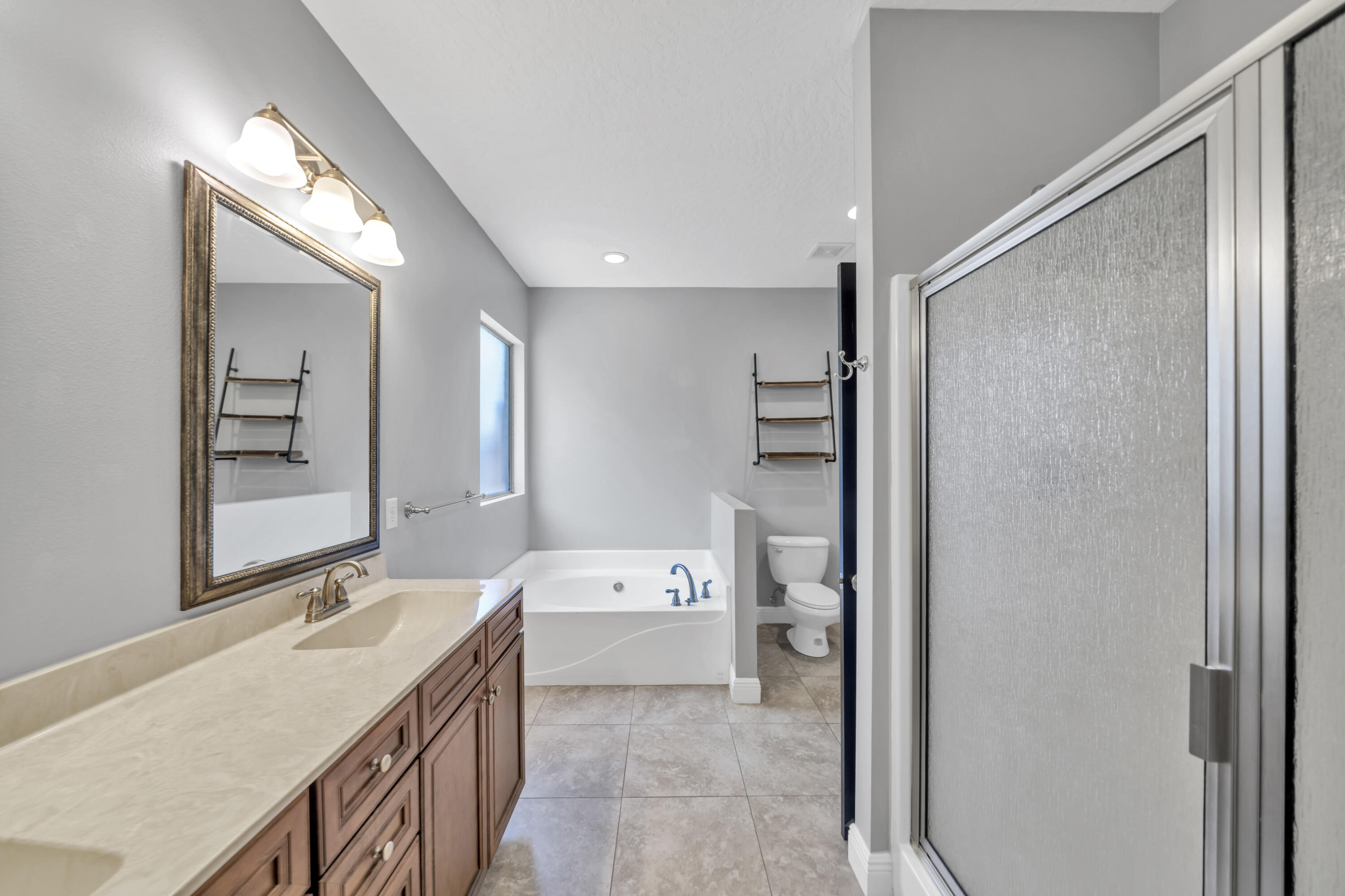 DUGGAN POND ESTATES - Residential Lease