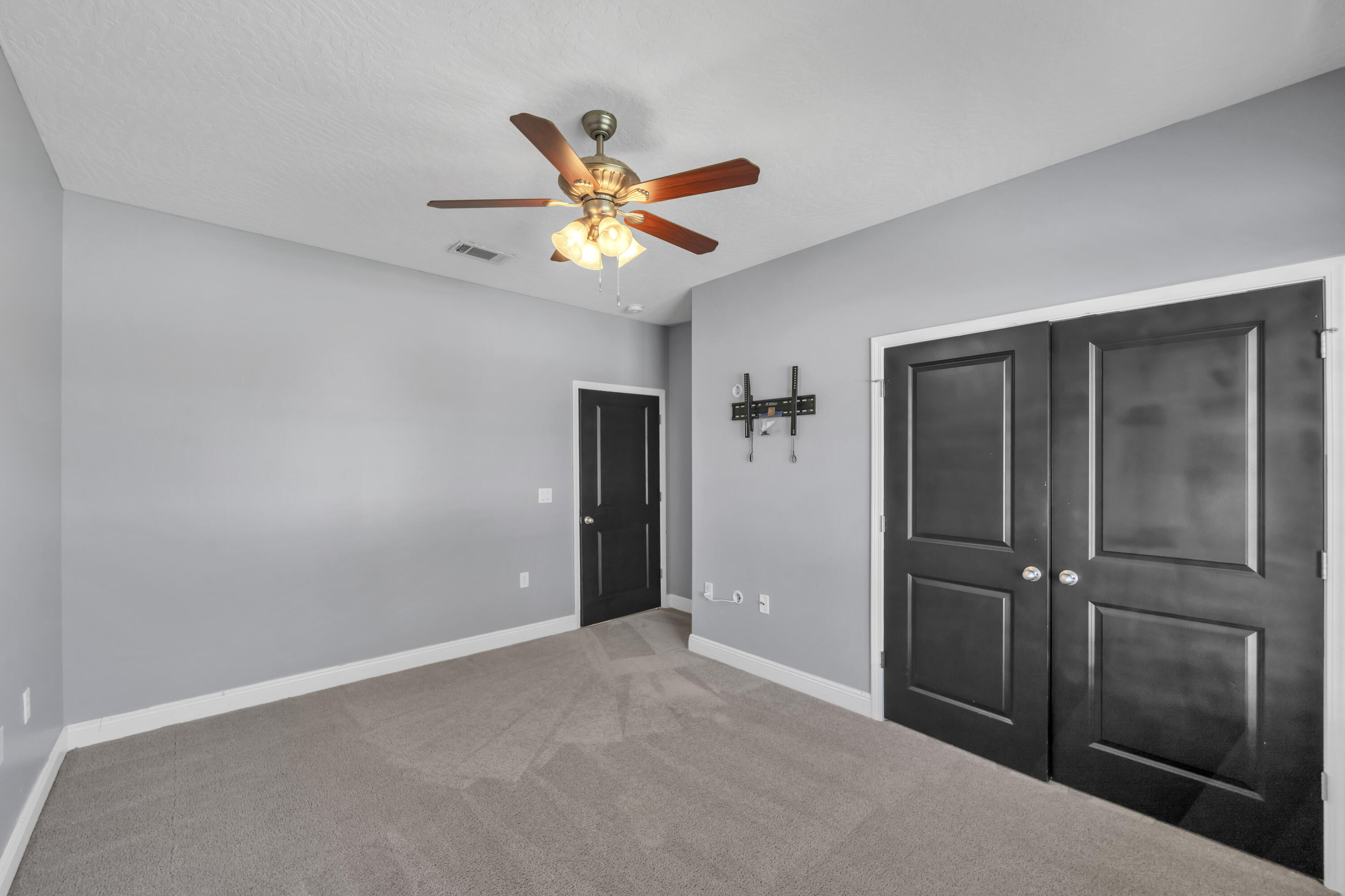 DUGGAN POND ESTATES - Residential Lease