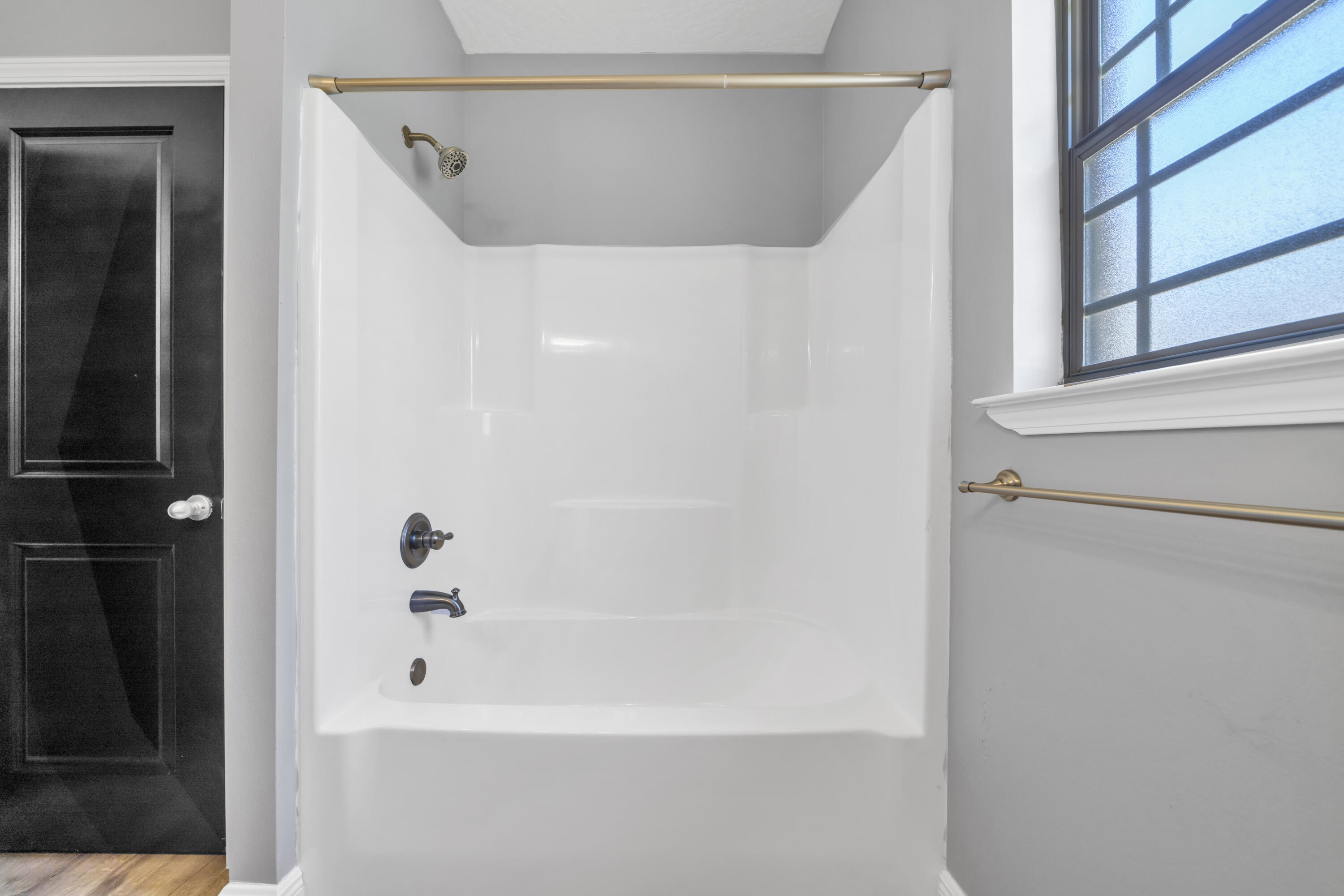 DUGGAN POND ESTATES - Residential Lease