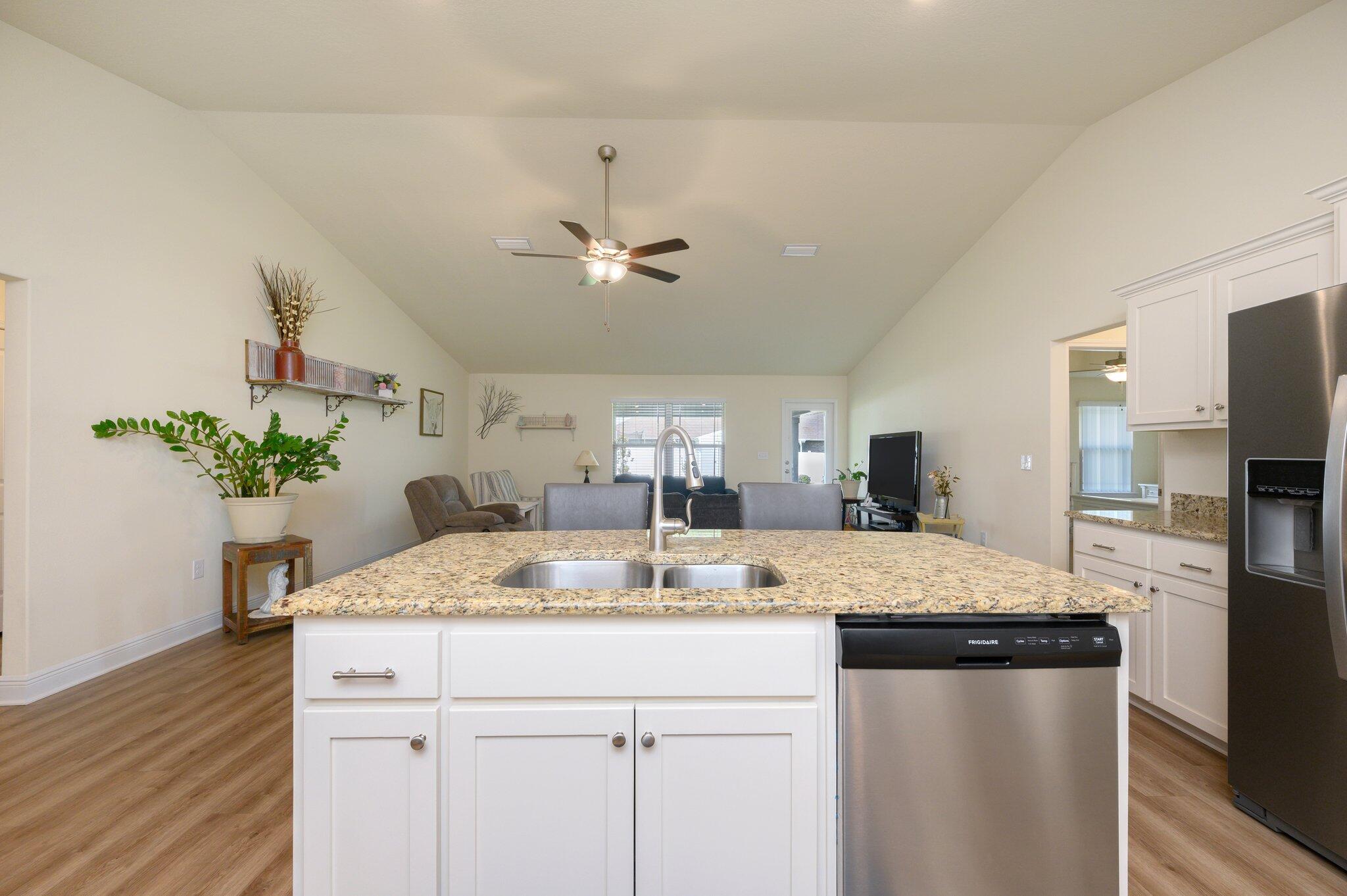 HIDDEN VALLEY - Residential