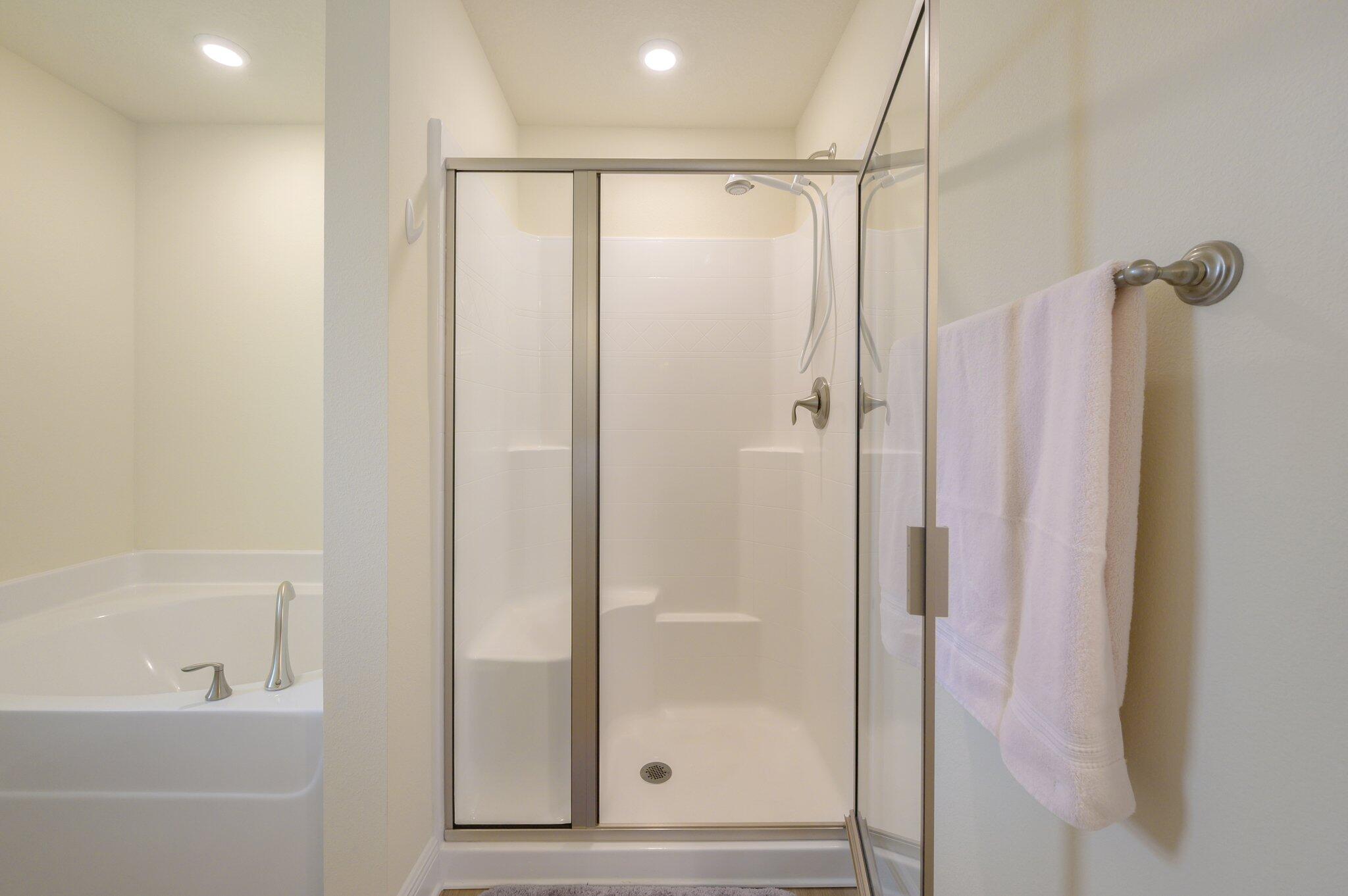 HIDDEN VALLEY - Residential