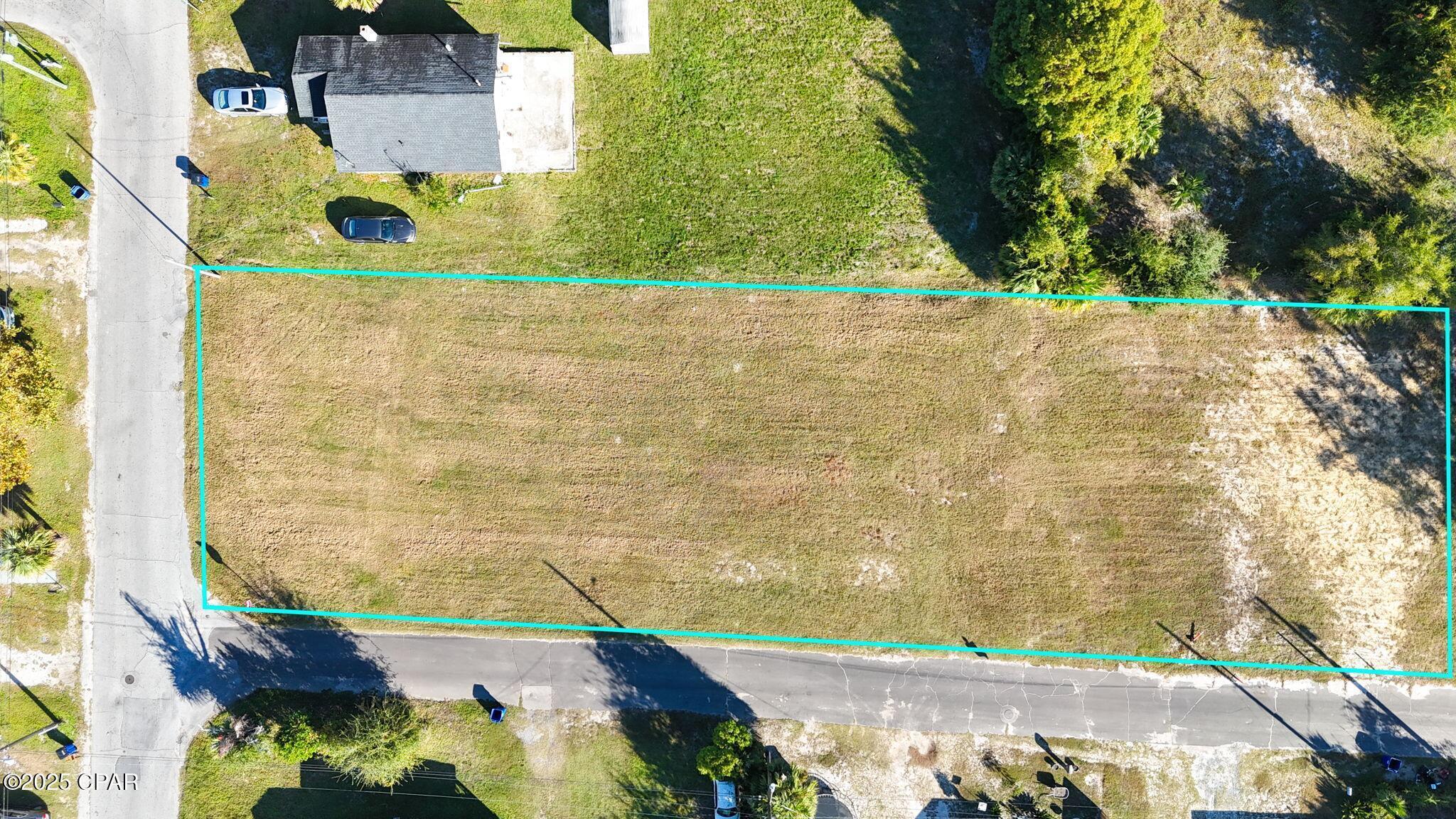 NO RECORDED SUBDIVISION - Land