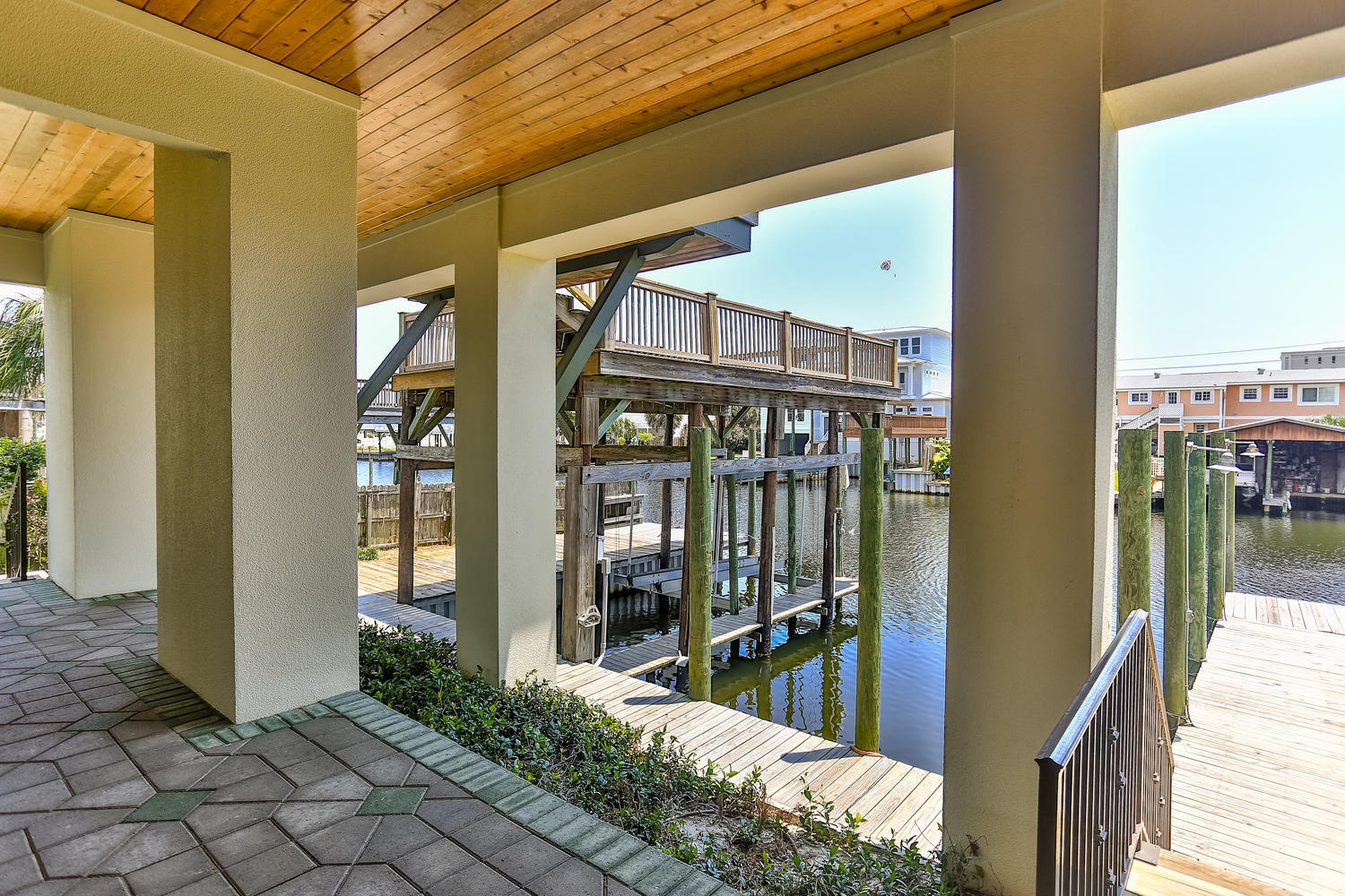 HOLIDAY ISLE - Residential