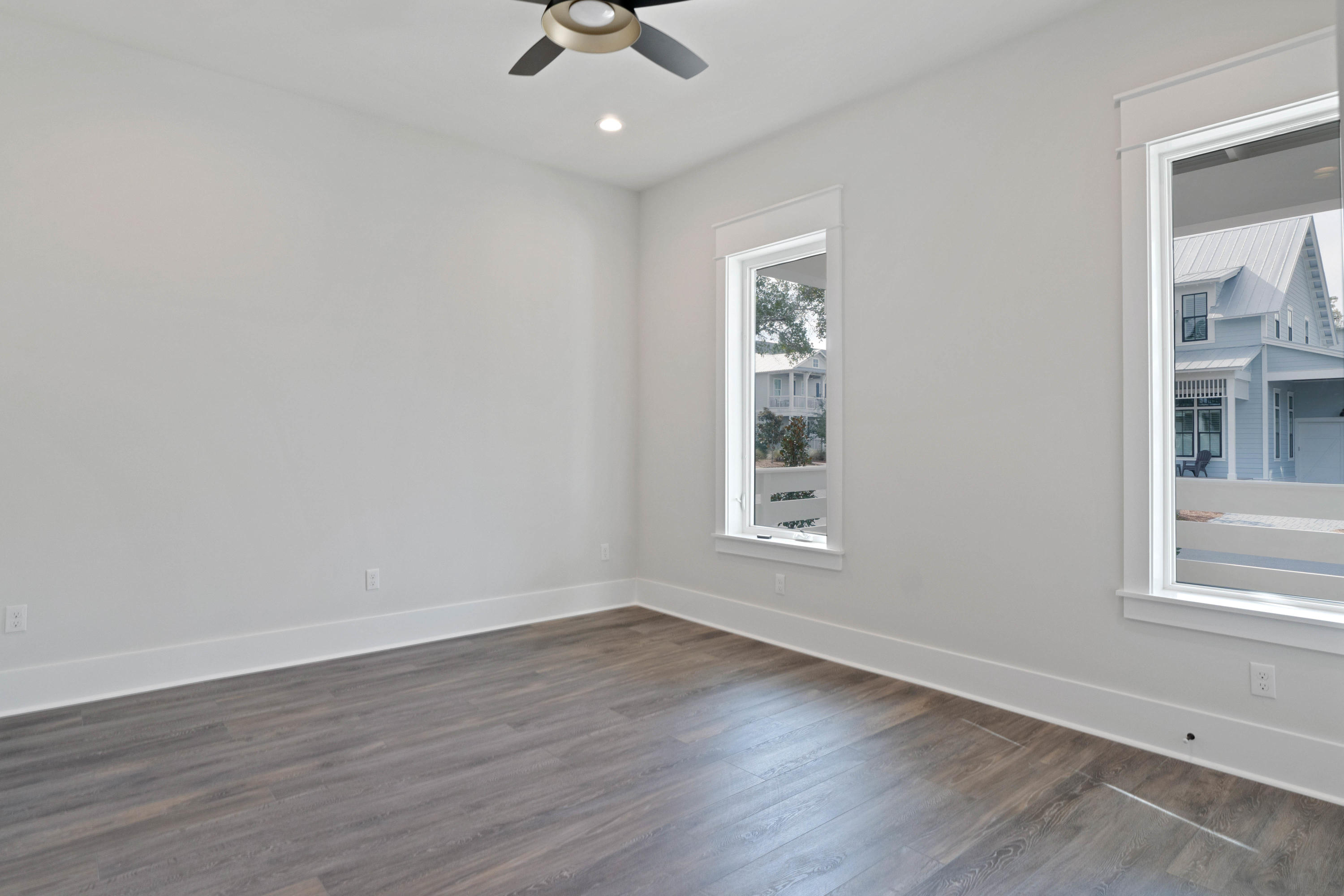 LAKESIDE AT BLUE MOUNTAIN BEACH - Residential