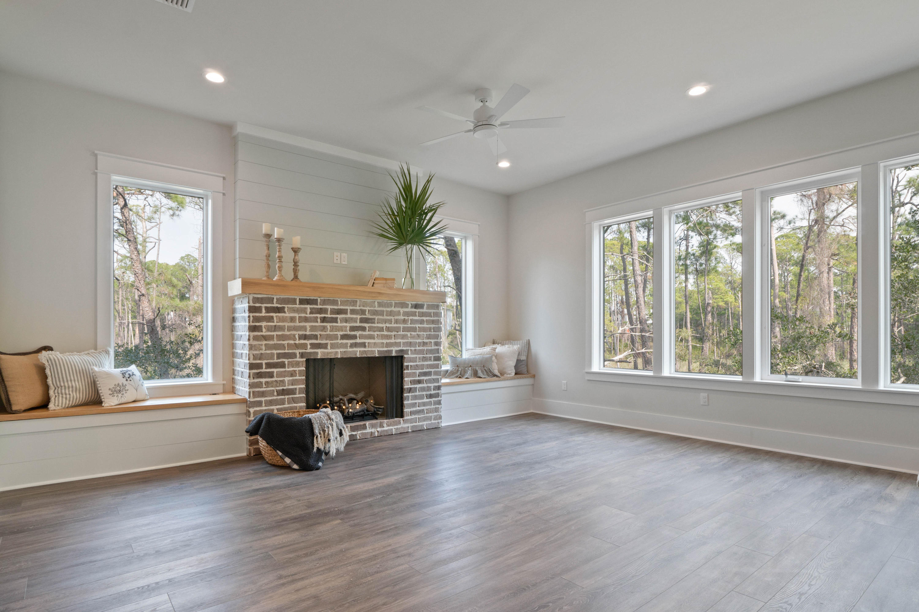 LAKESIDE AT BLUE MOUNTAIN BEACH - Residential