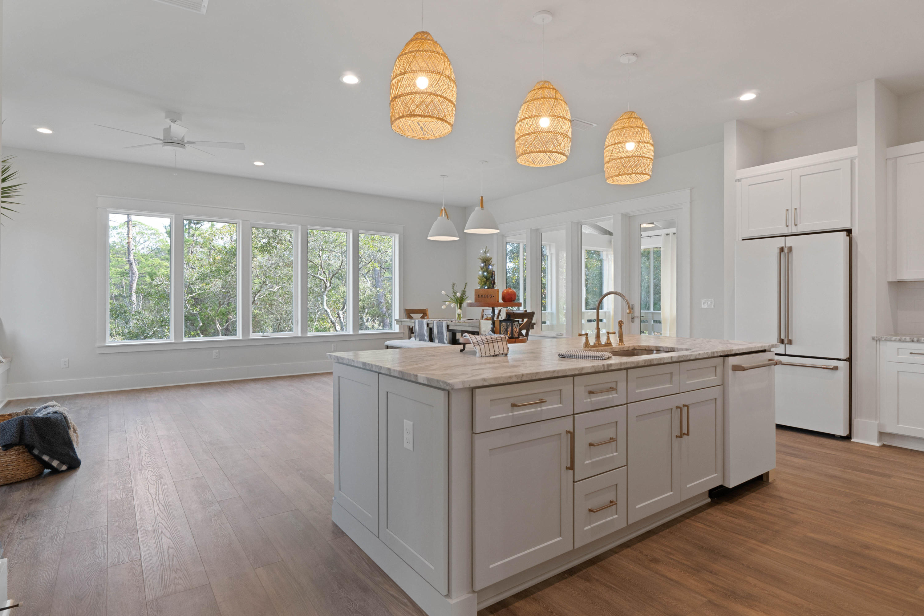 LAKESIDE AT BLUE MOUNTAIN BEACH - Residential