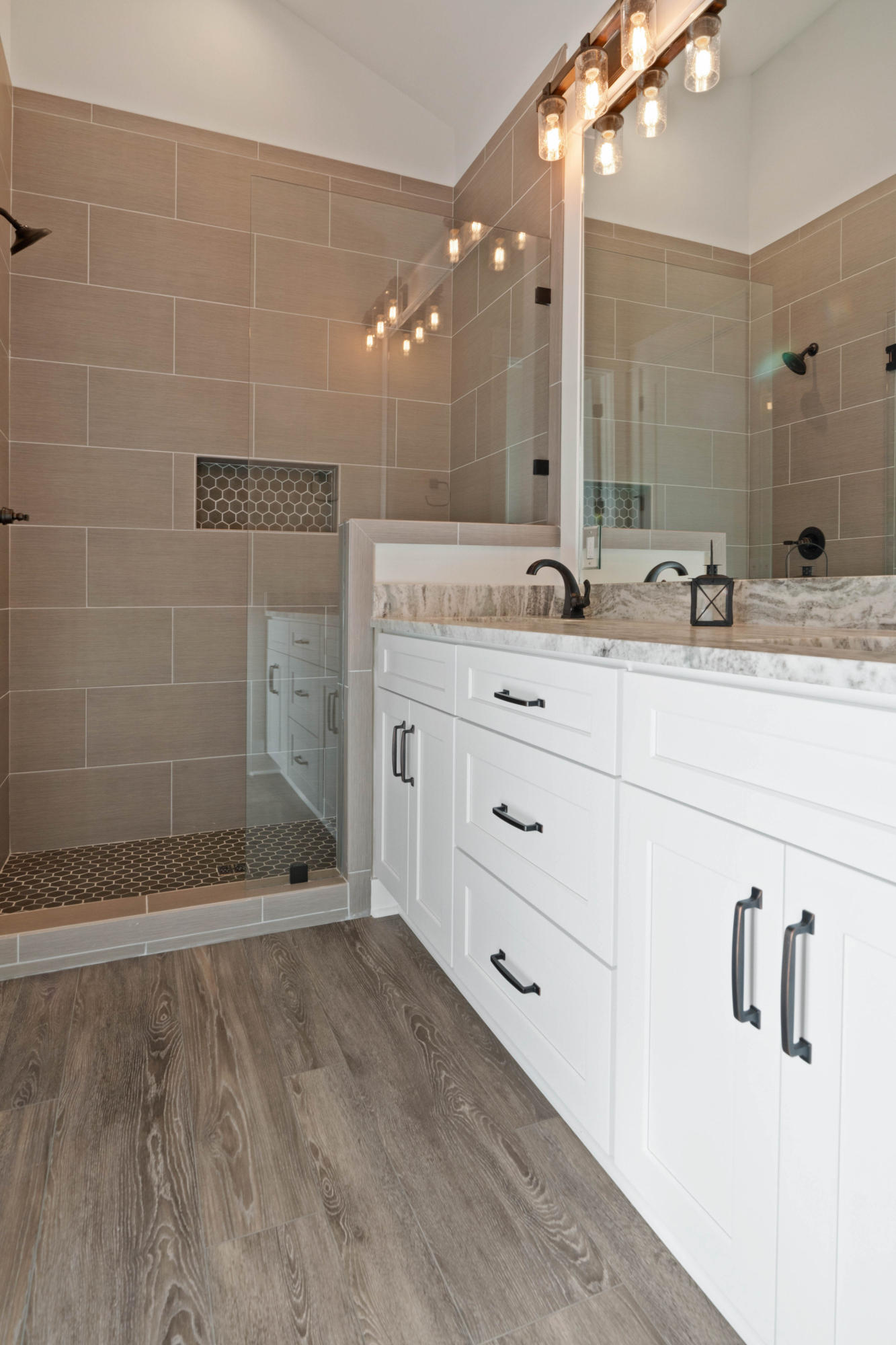 LAKESIDE AT BLUE MOUNTAIN BEACH - Residential