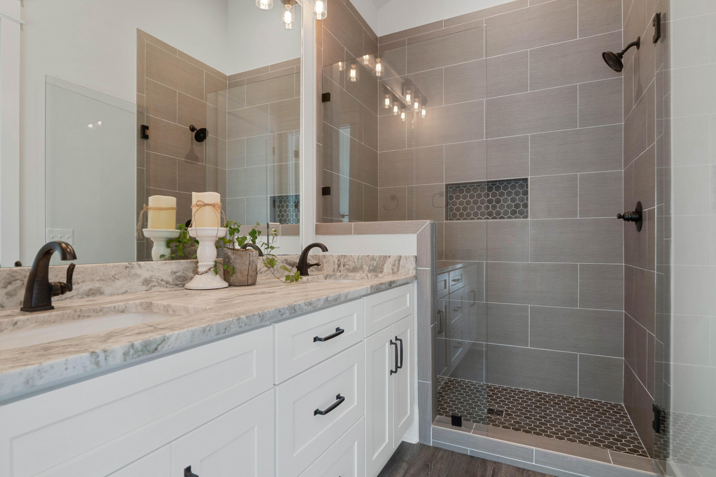 LAKESIDE AT BLUE MOUNTAIN BEACH - Residential