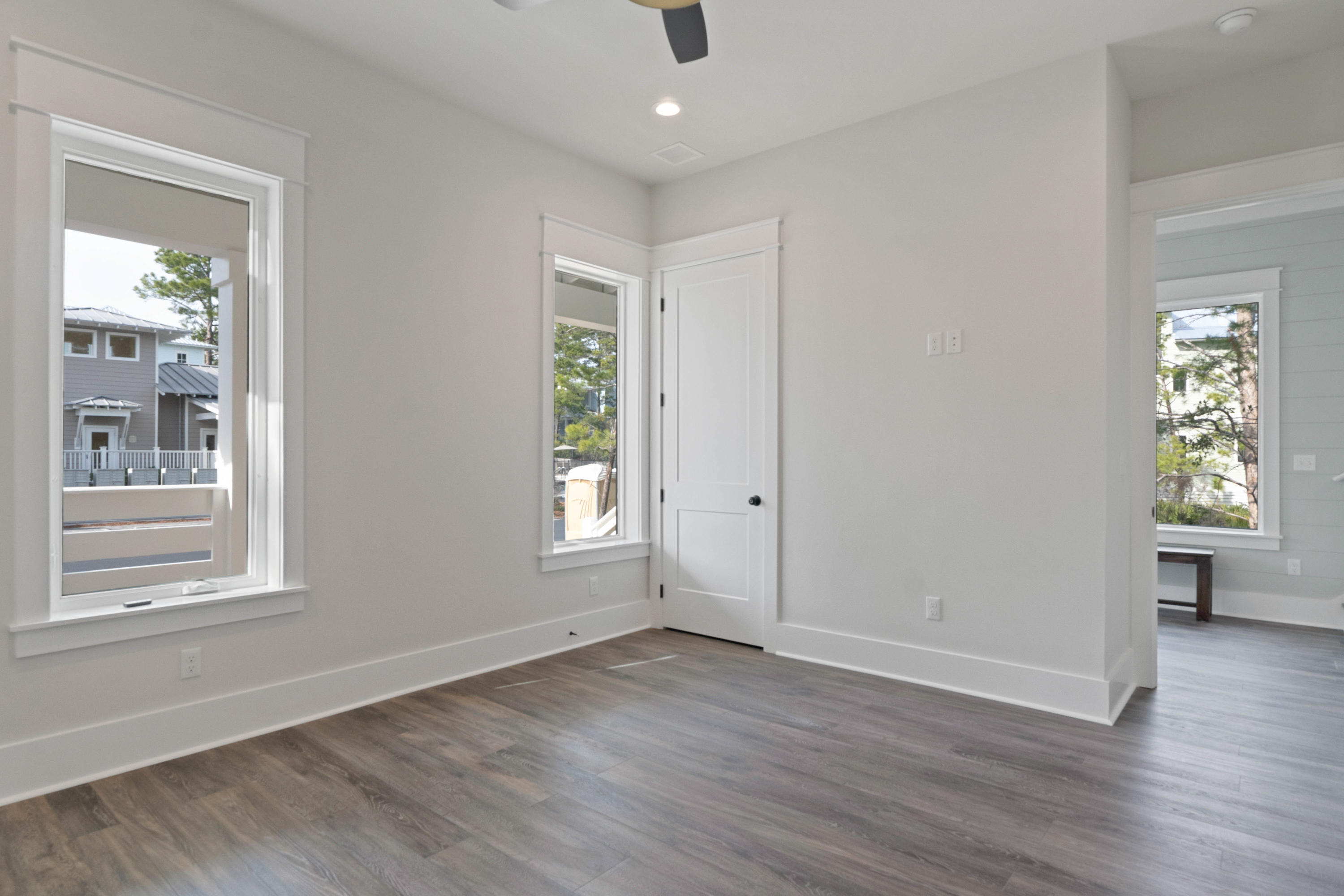 LAKESIDE AT BLUE MOUNTAIN BEACH - Residential