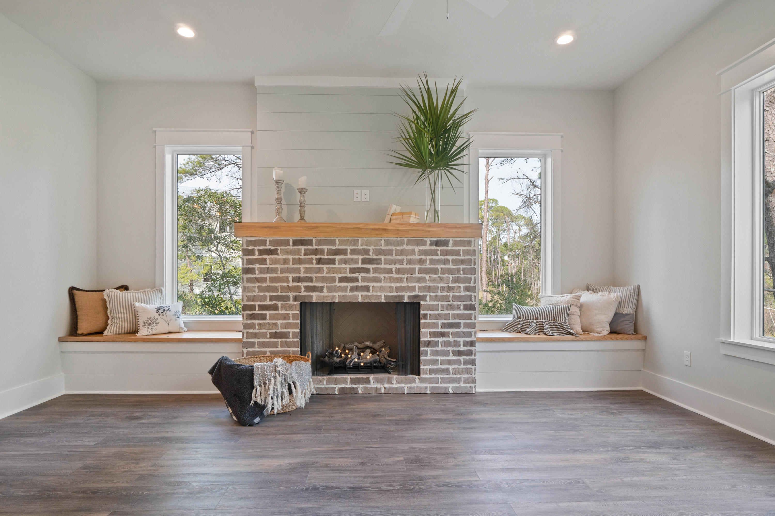 LAKESIDE AT BLUE MOUNTAIN BEACH - Residential