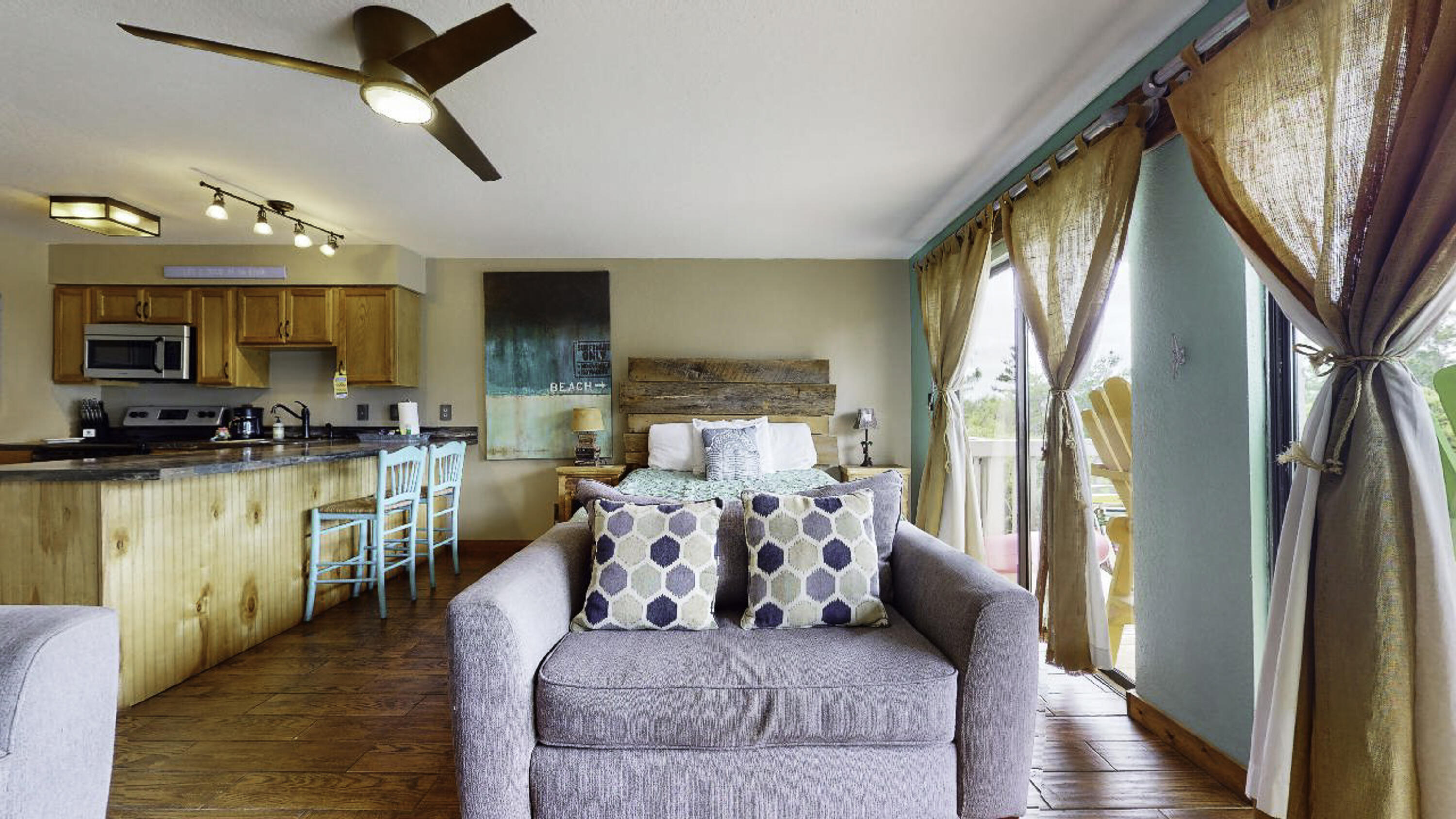 BEACHFRONT 2 PH 1 - Residential