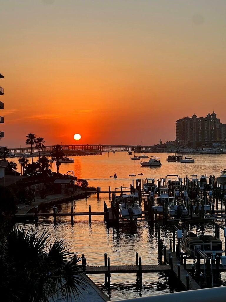 SUN KING TOWERS PH 1 - Residential
