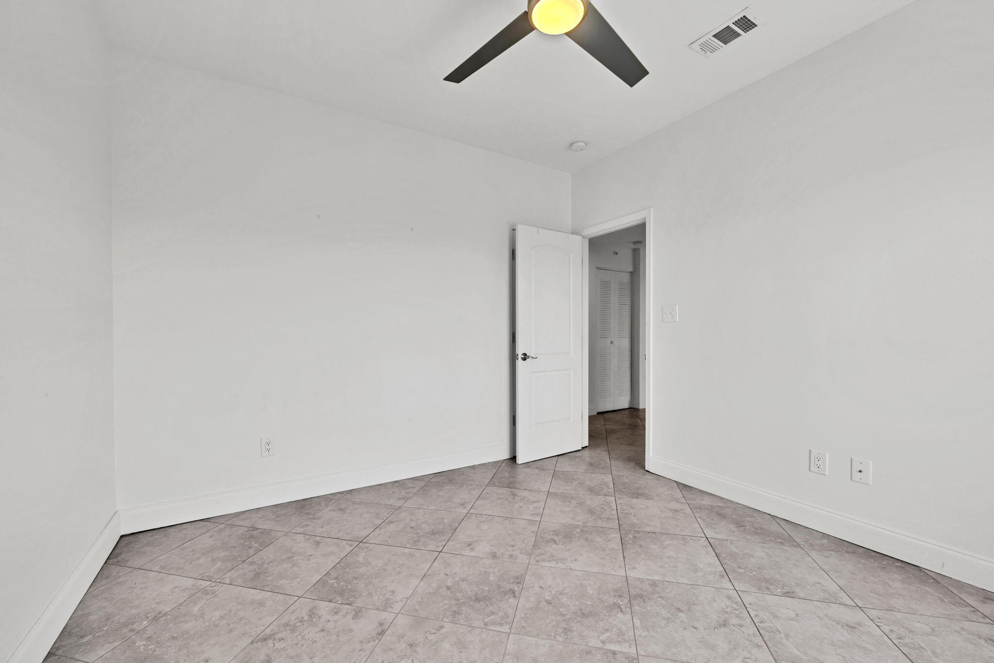 SUN KING TOWERS PH 1 - Residential