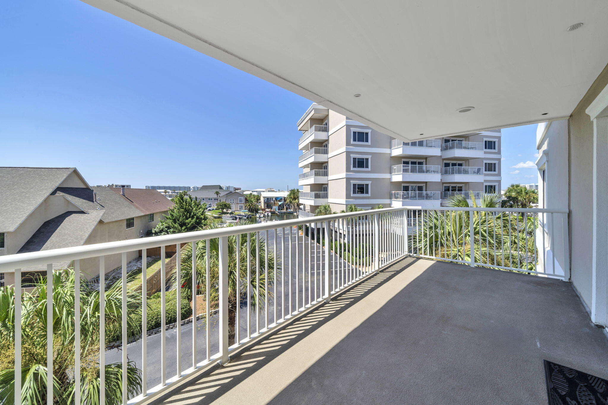SUN KING TOWERS PH 1 - Residential