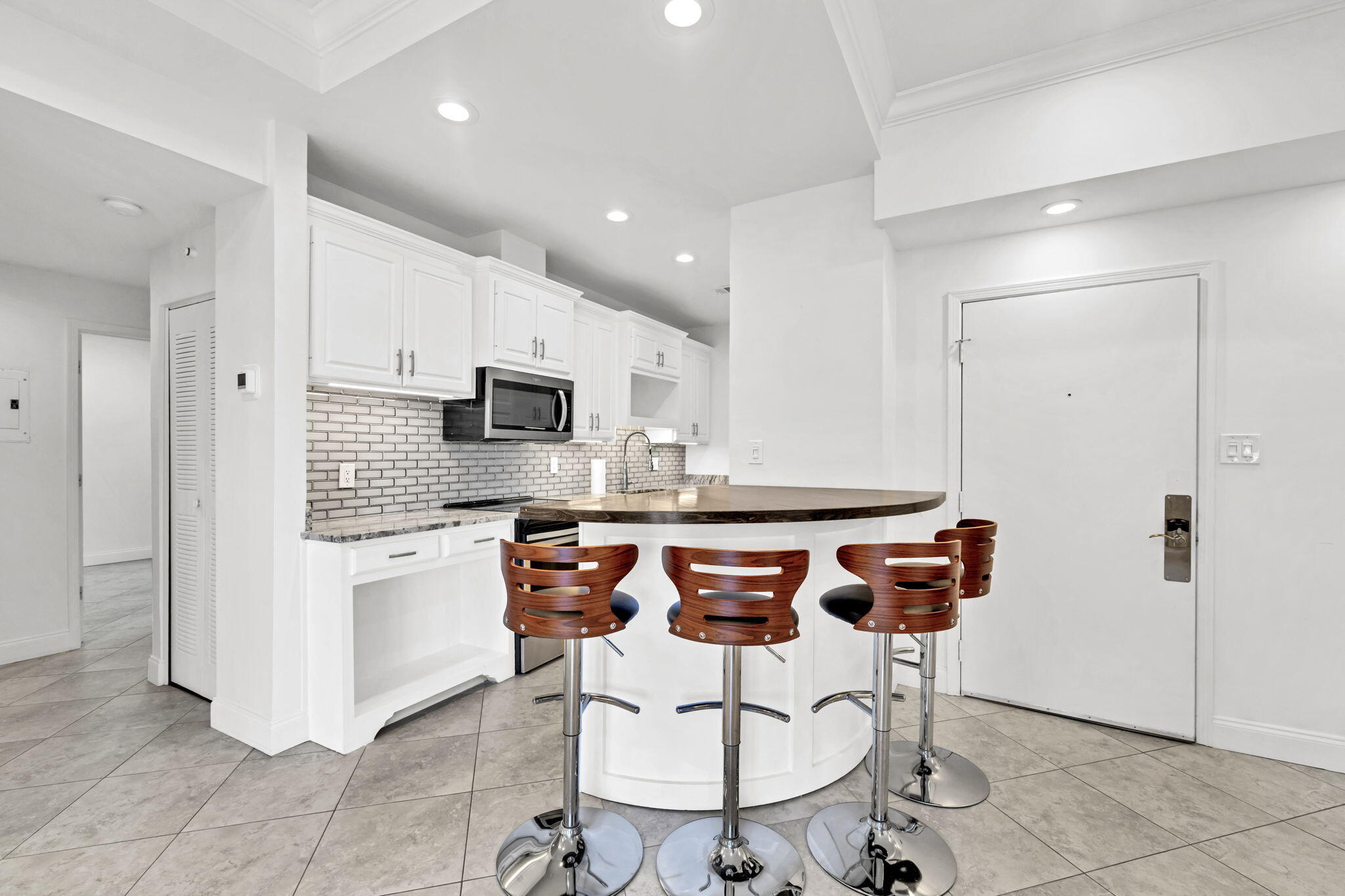 SUN KING TOWERS PH 1 - Residential