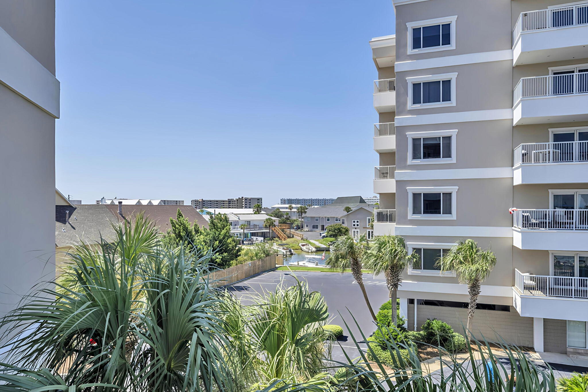 SUN KING TOWERS PH 1 - Residential
