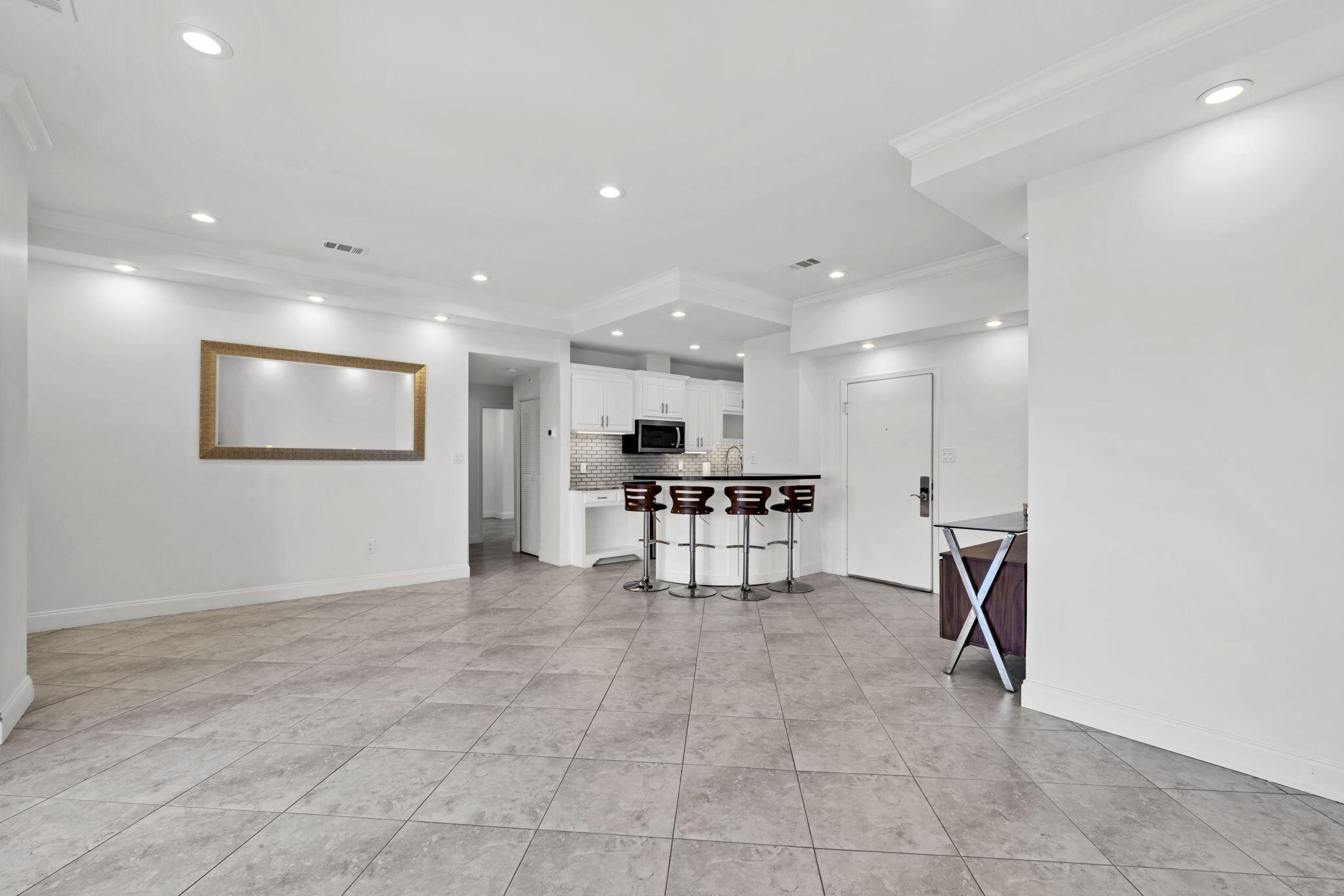 SUN KING TOWERS PH 1 - Residential