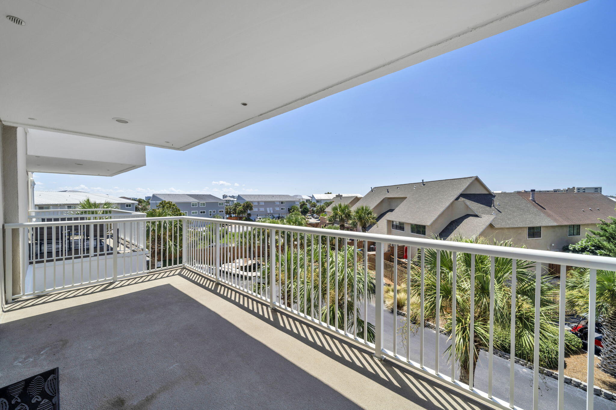 SUN KING TOWERS PH 1 - Residential