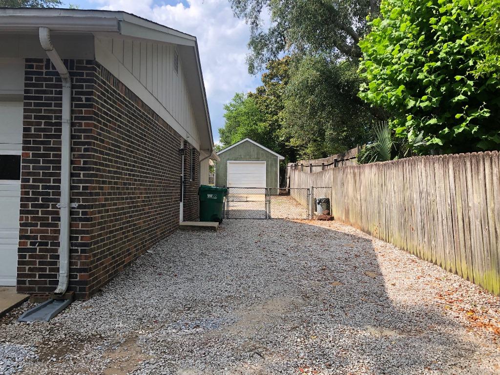 PINECREST HILLS - Residential