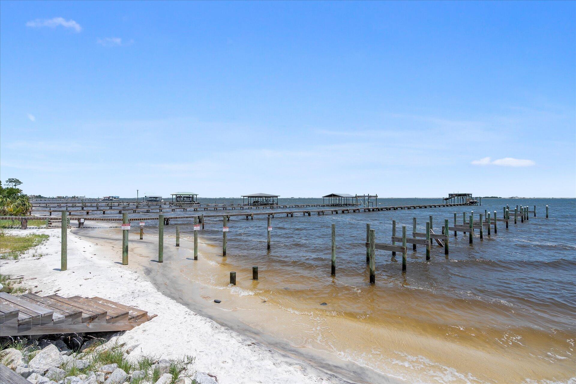 SOUNDSIDE MOORINGS - Residential