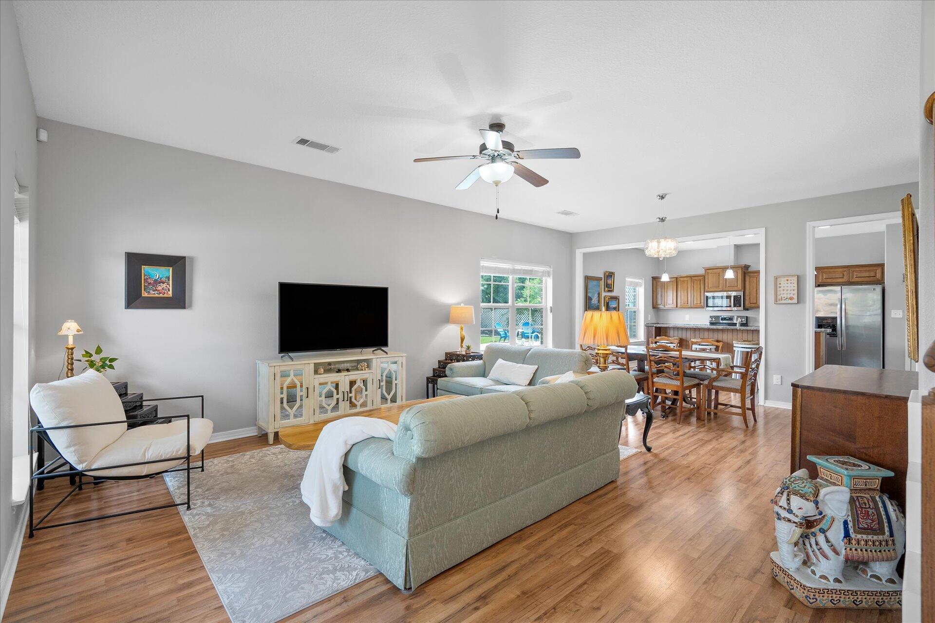 SOUNDSIDE MOORINGS - Residential