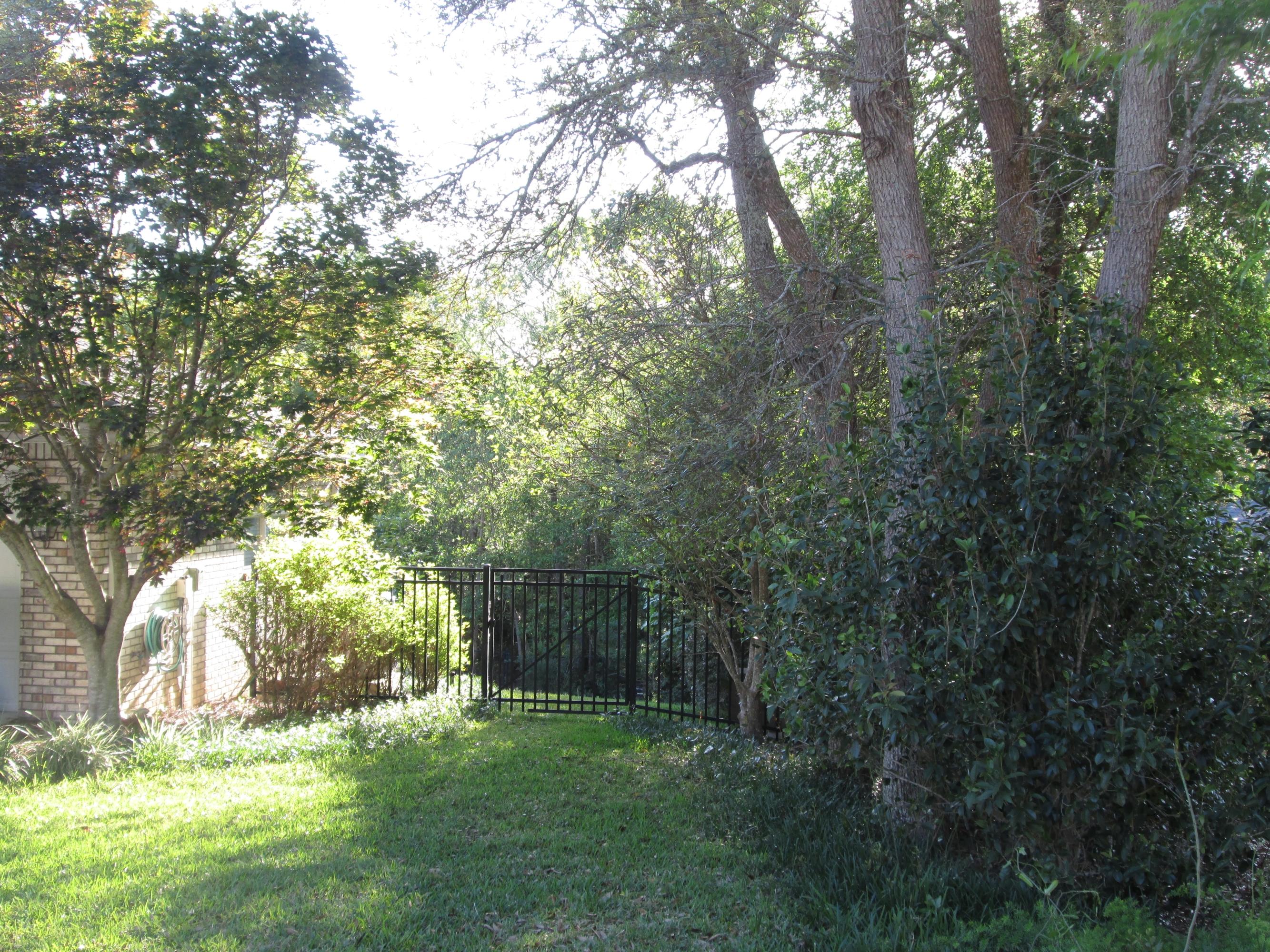 ROCKY BAYOU COUNTRY CLUB ESTATES 9 - Residential