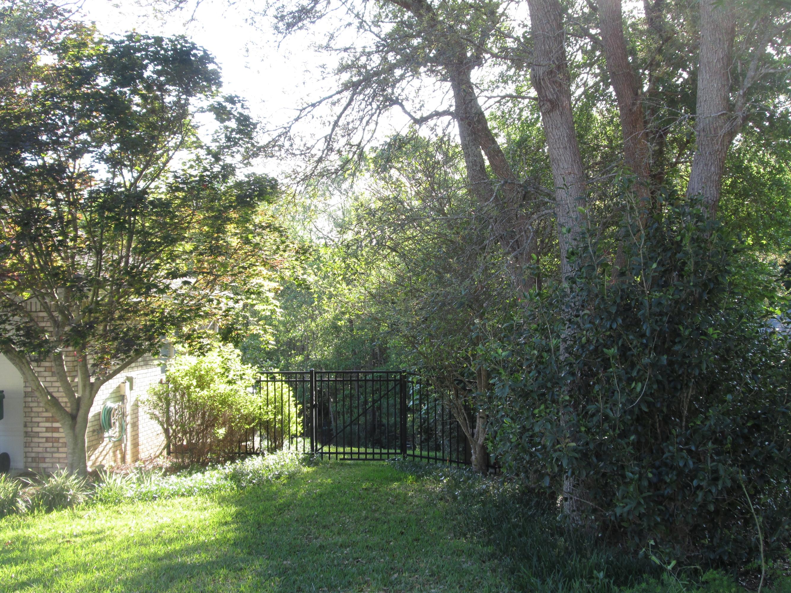 ROCKY BAYOU COUNTRY CLUB ESTATES 9 - Residential