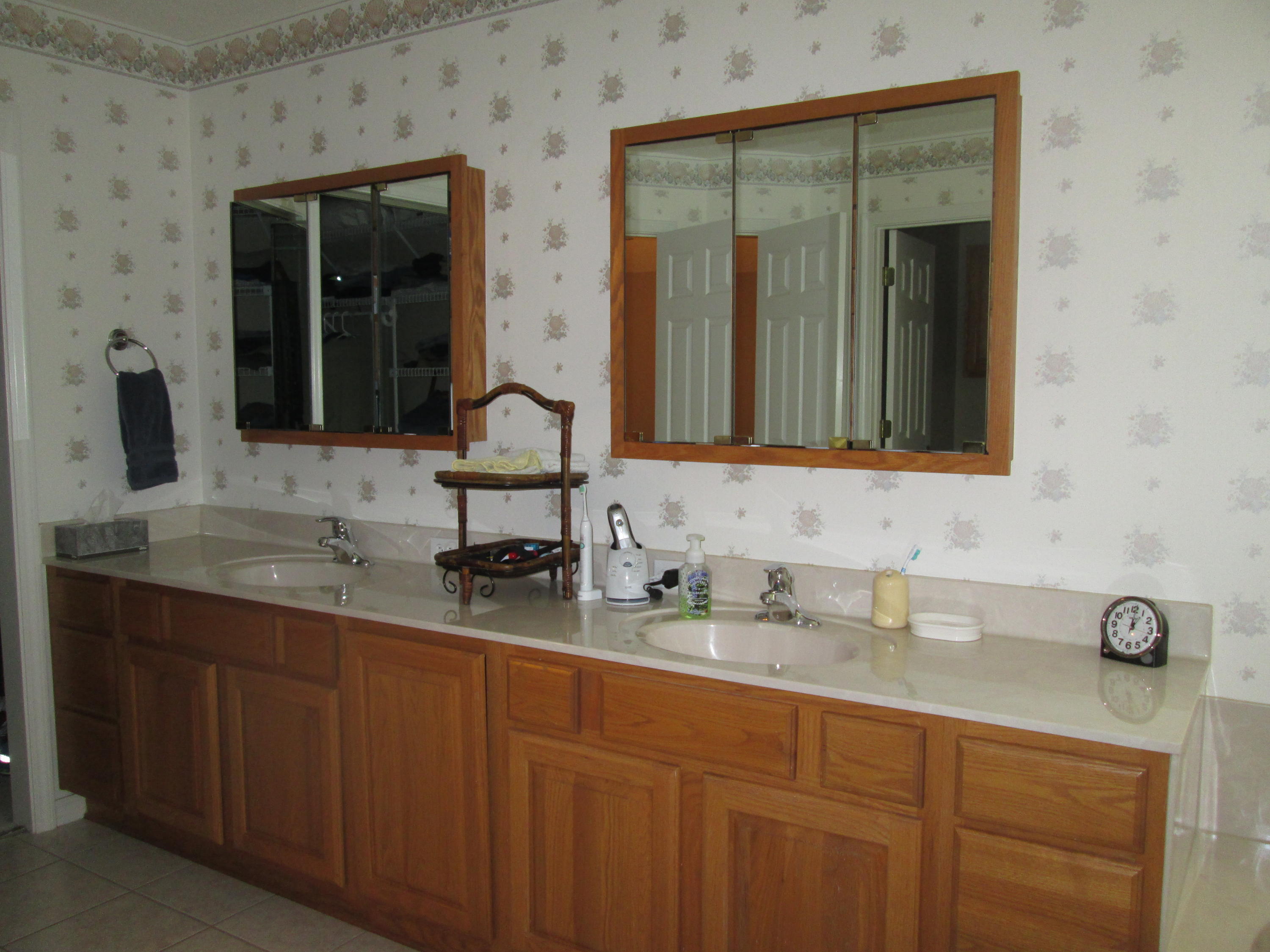 ROCKY BAYOU COUNTRY CLUB ESTATES 9 - Residential