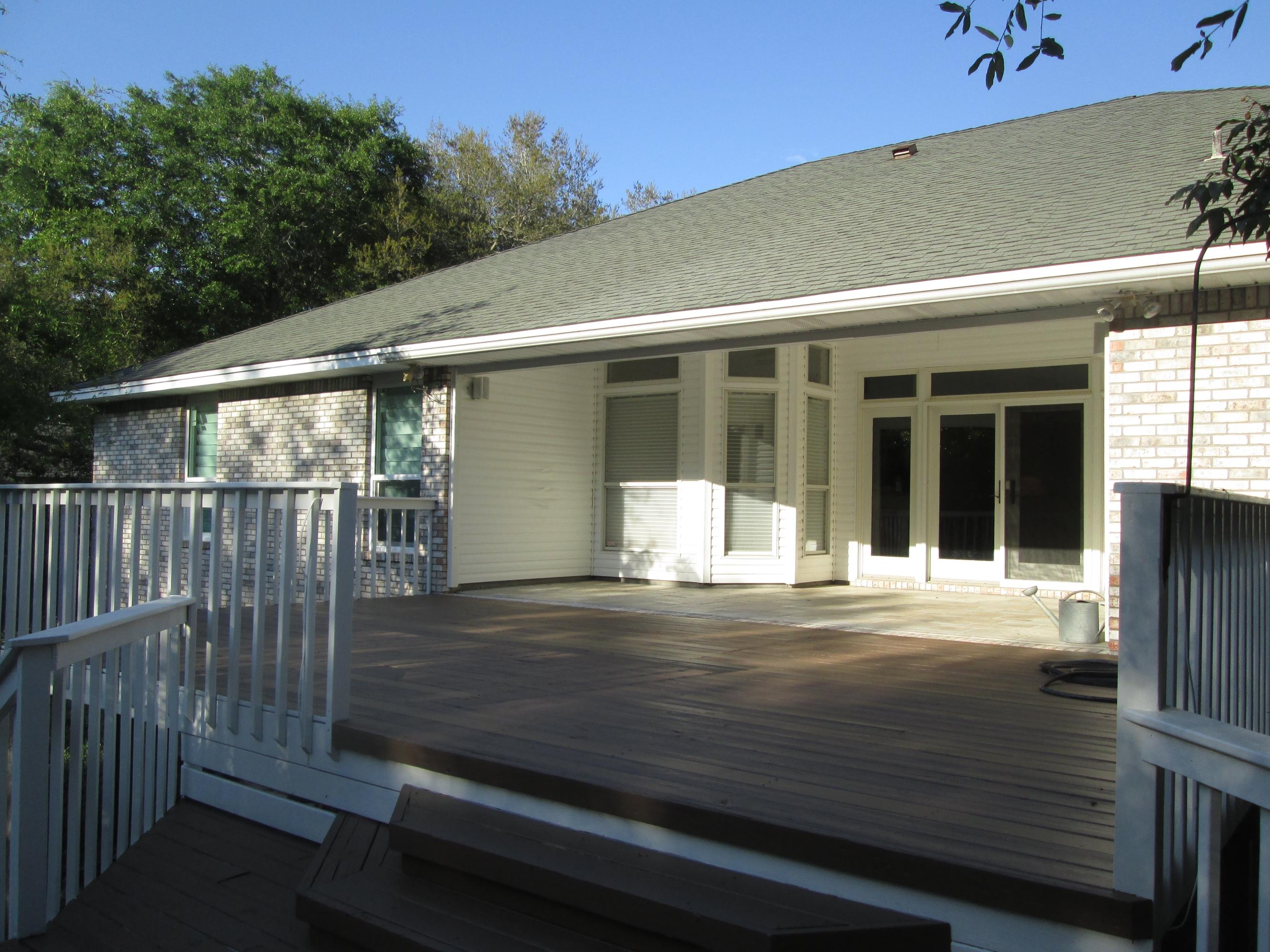 ROCKY BAYOU COUNTRY CLUB ESTATES 9 - Residential